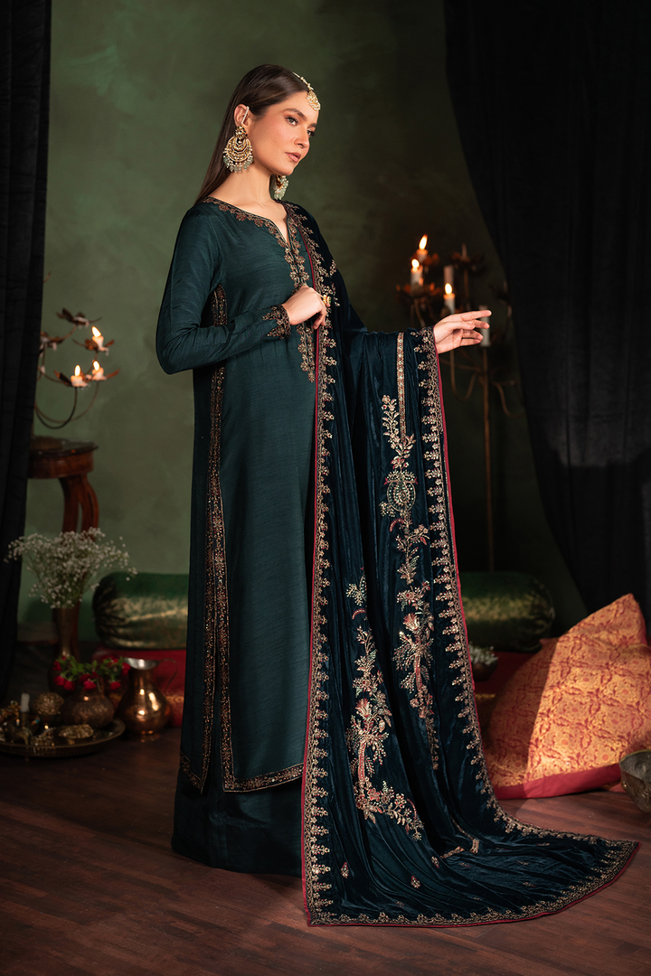 IV-50 Embroidered Velvet - Iznik