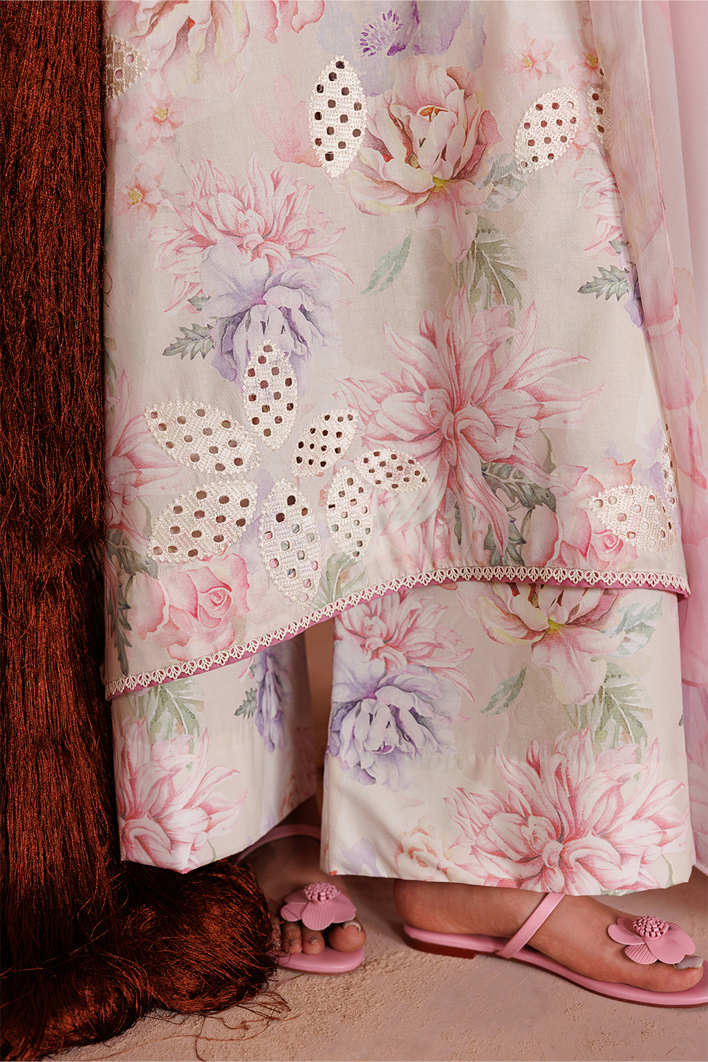 UE-712 Embroidered Lawn