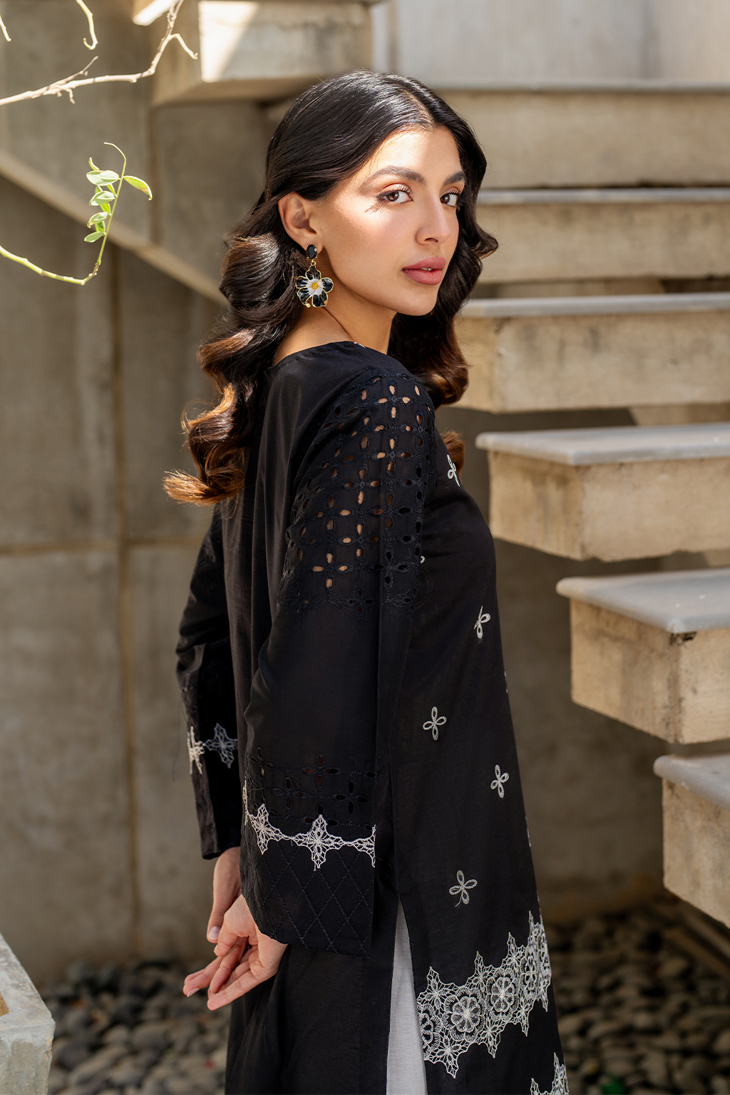 IP-271 Embroidered Lawn - Iznik