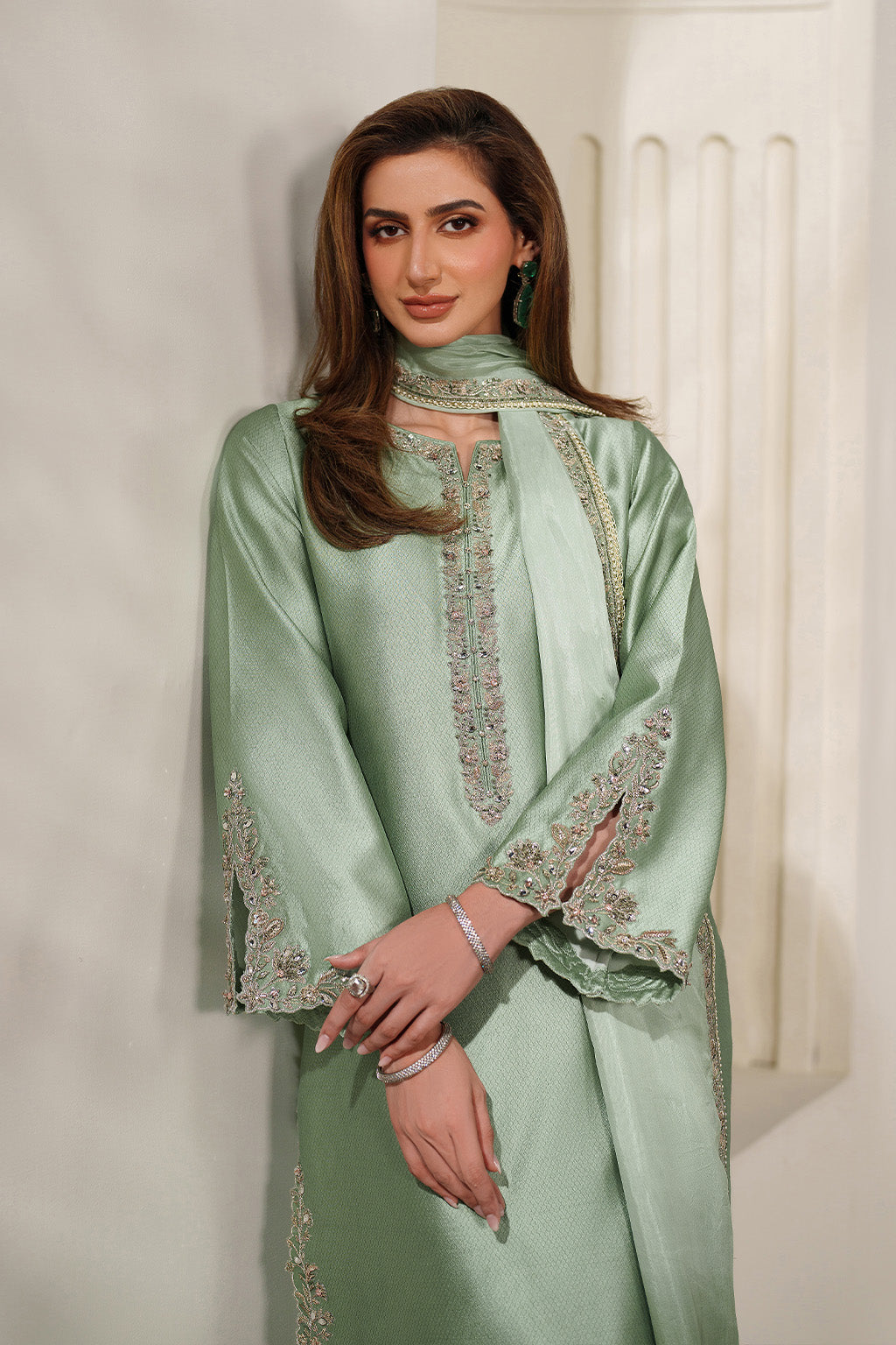 UE-615 Textured Silk Secondary image
