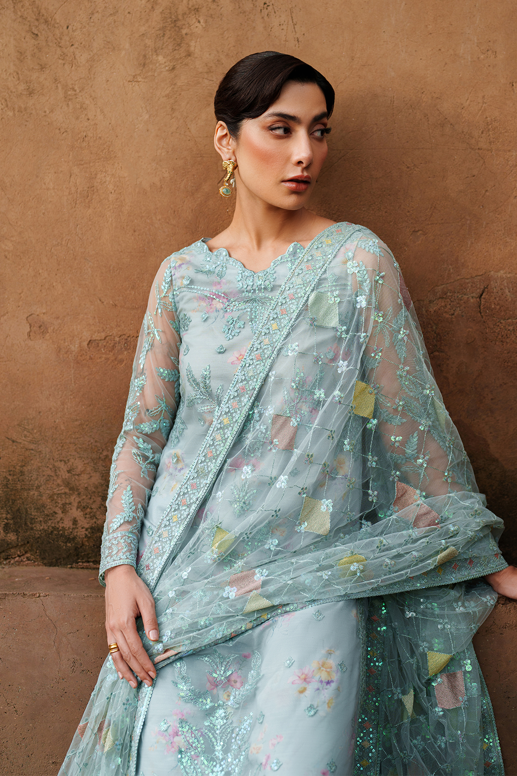 UE-535 Embroidered Net - Iznik