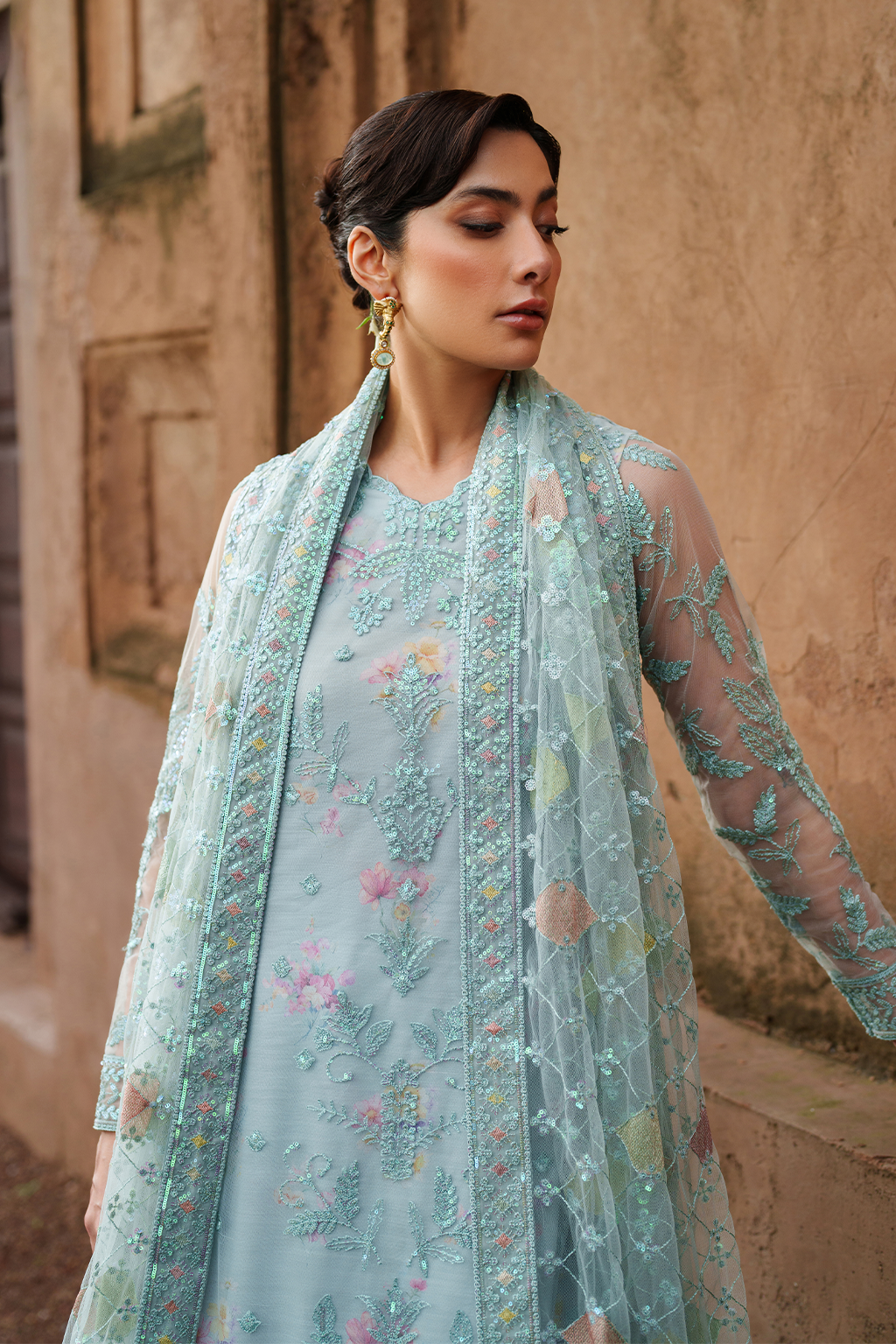 UE-535 Embroidered Net - Iznik