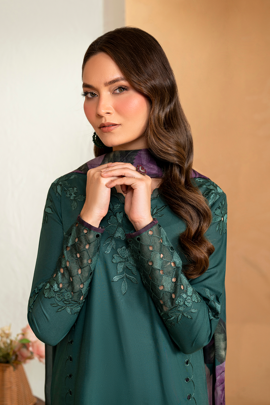 UE-468 Embroidered Lawn - Iznik