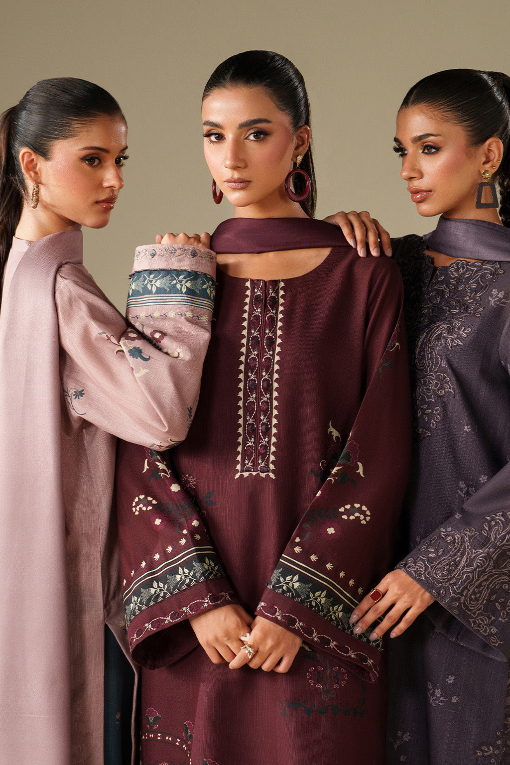 UE-558 Printed Khaddar - Iznik