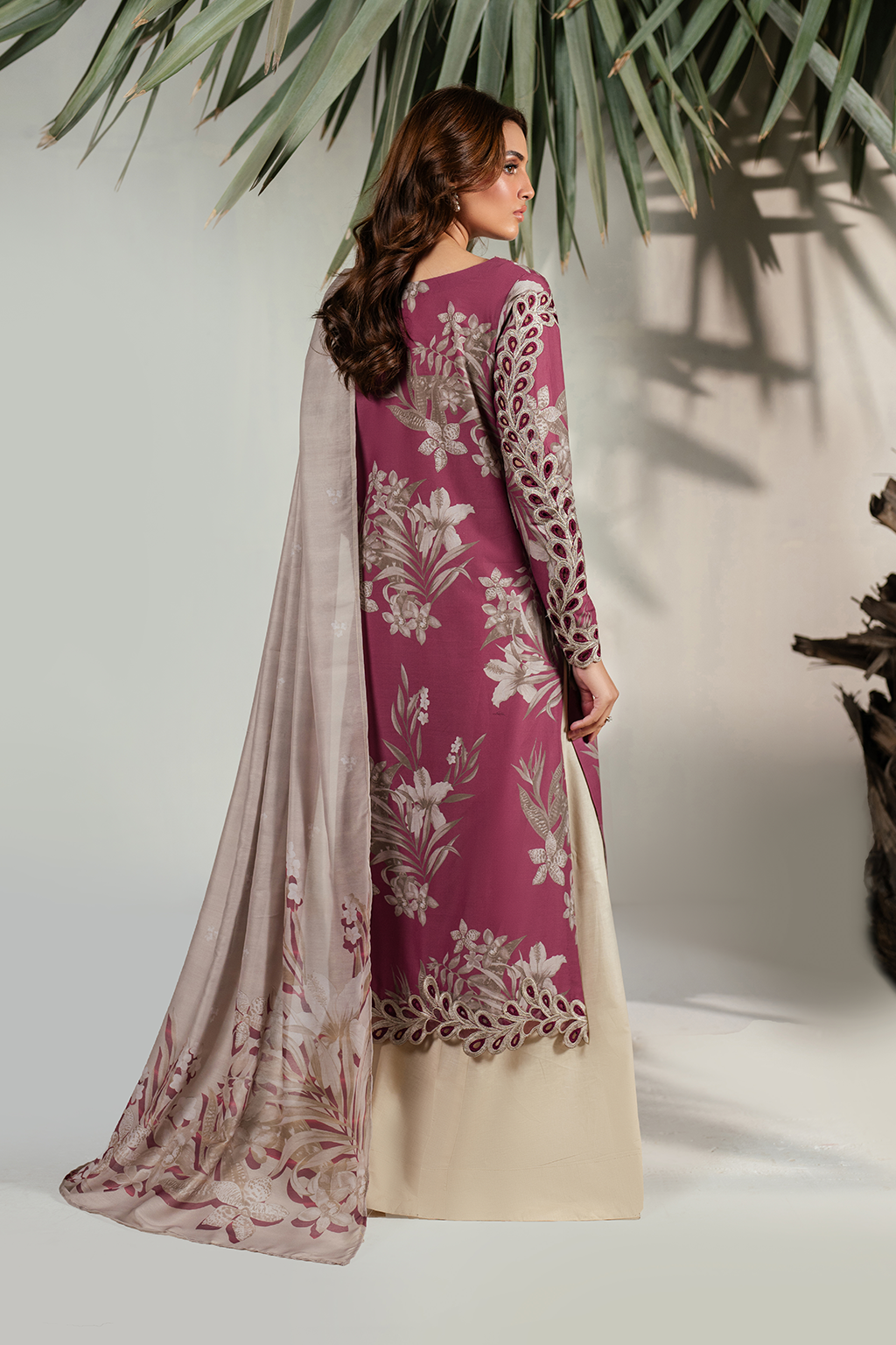 UE-396 Printed Lawn - Iznik