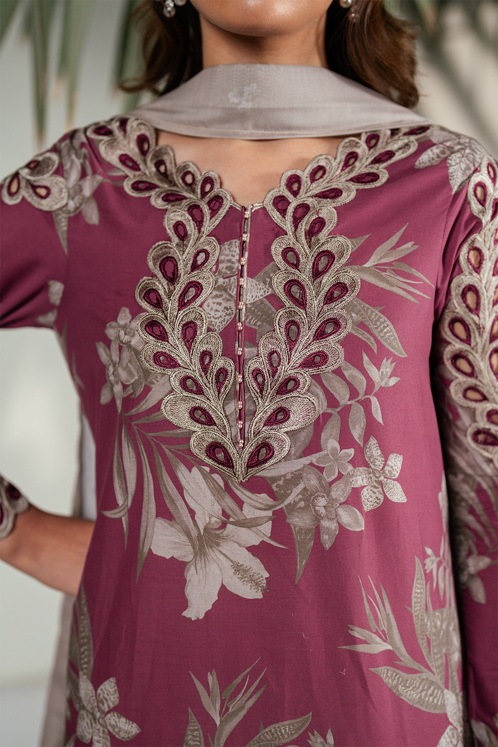UE-396 Printed Lawn Secondary image