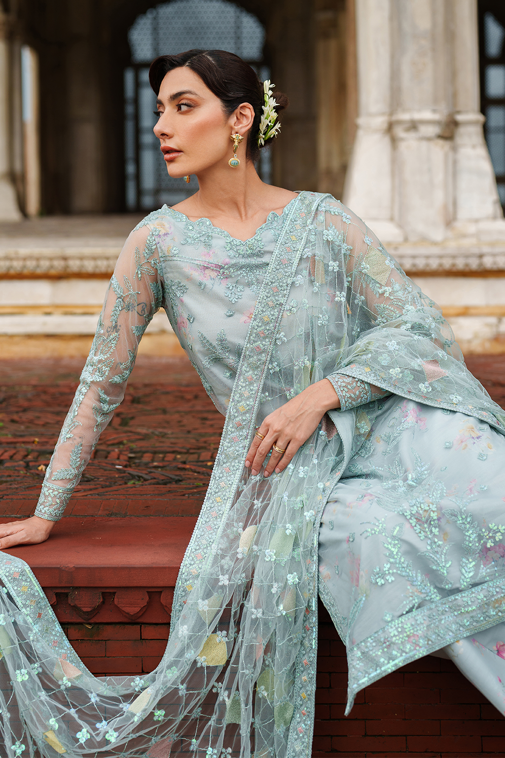 UE-535 Embroidered Net - Iznik