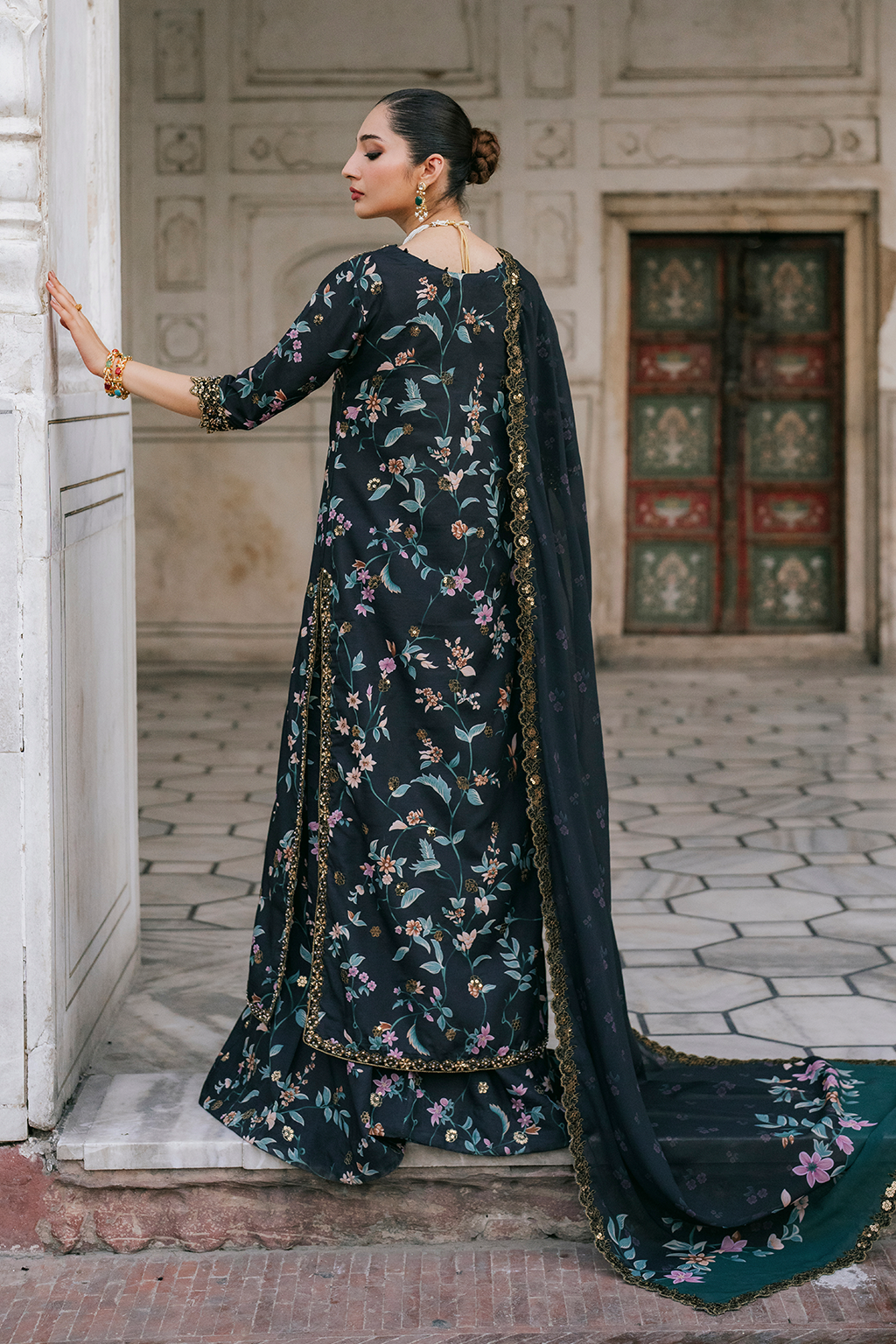 UE-317 Embroidered Raw Silk - Iznik