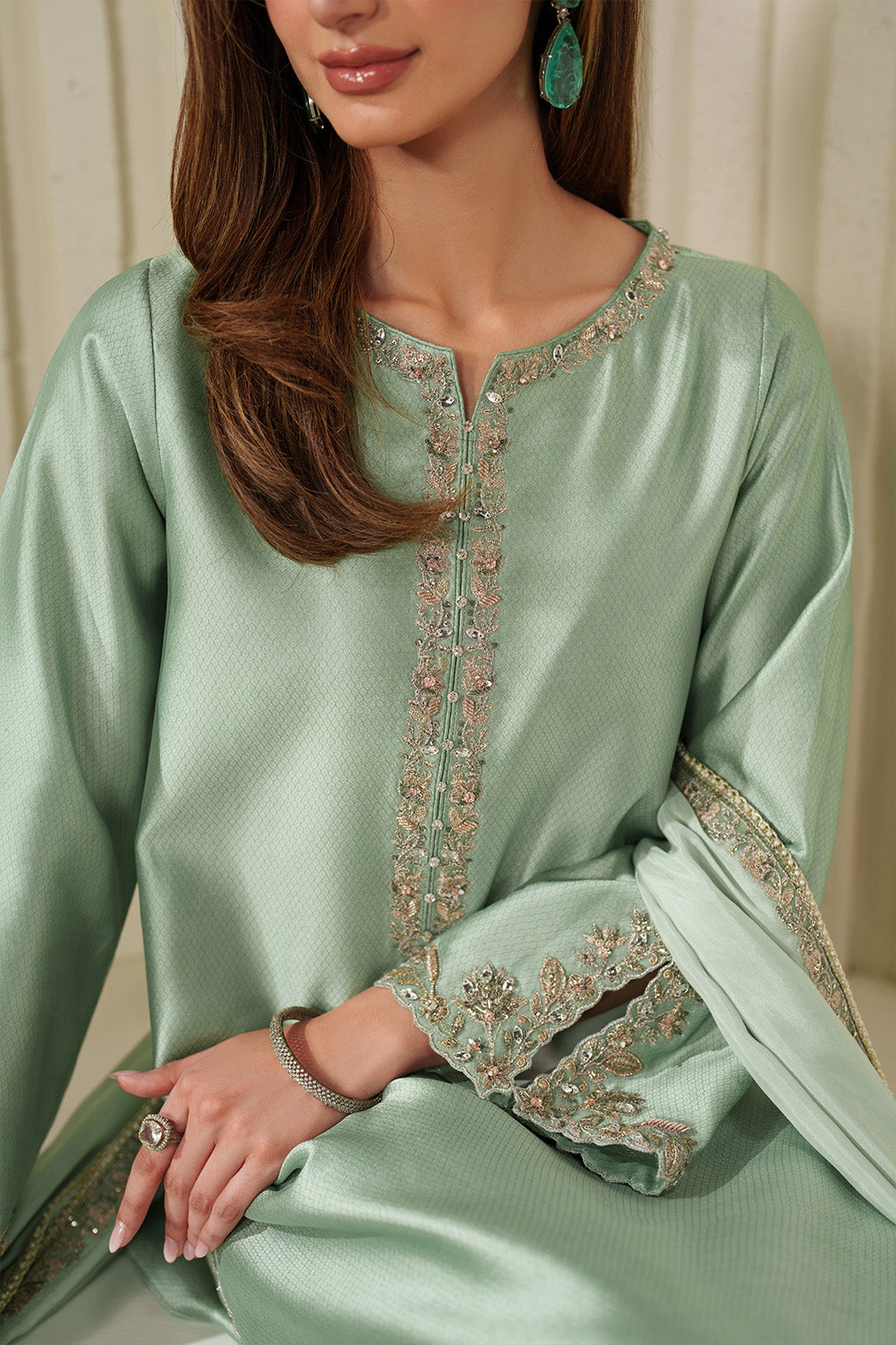 UE-615 Textured Silk Secondary image