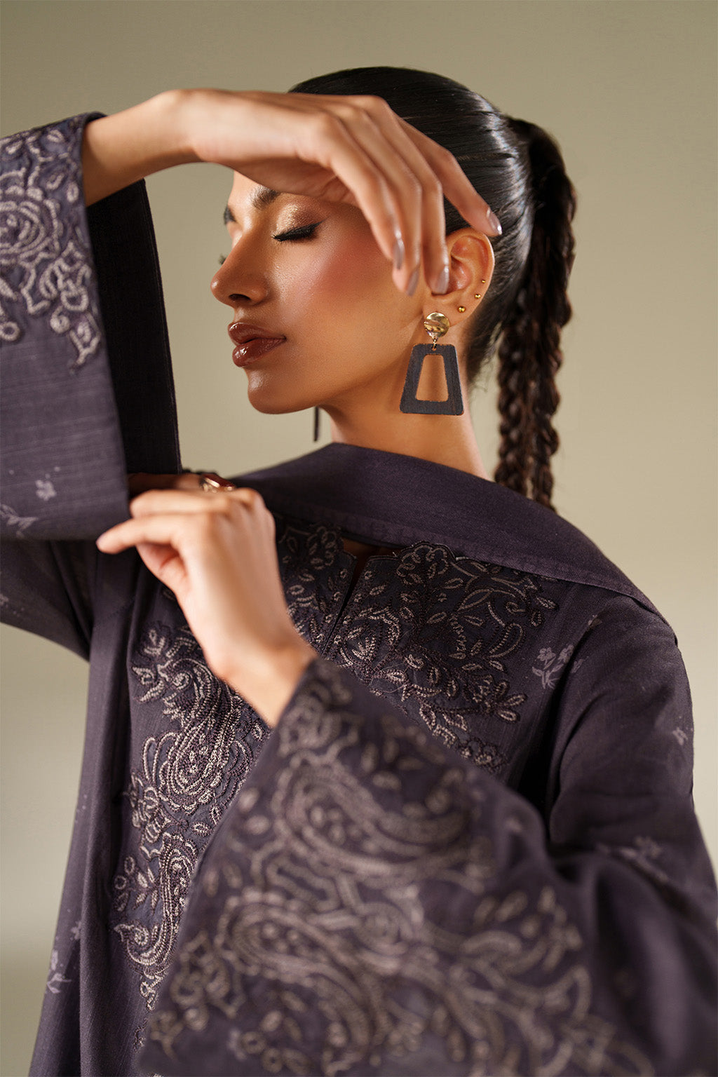 UE-558 Printed Khaddar - Iznik