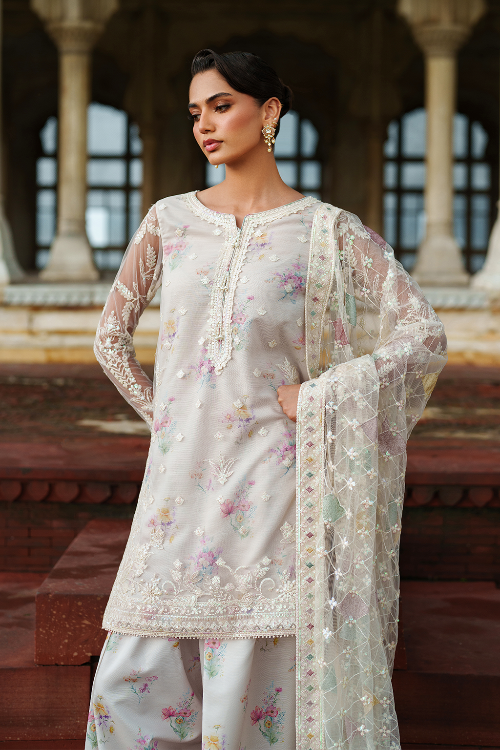 UE-534 Embroidered Net - Iznik