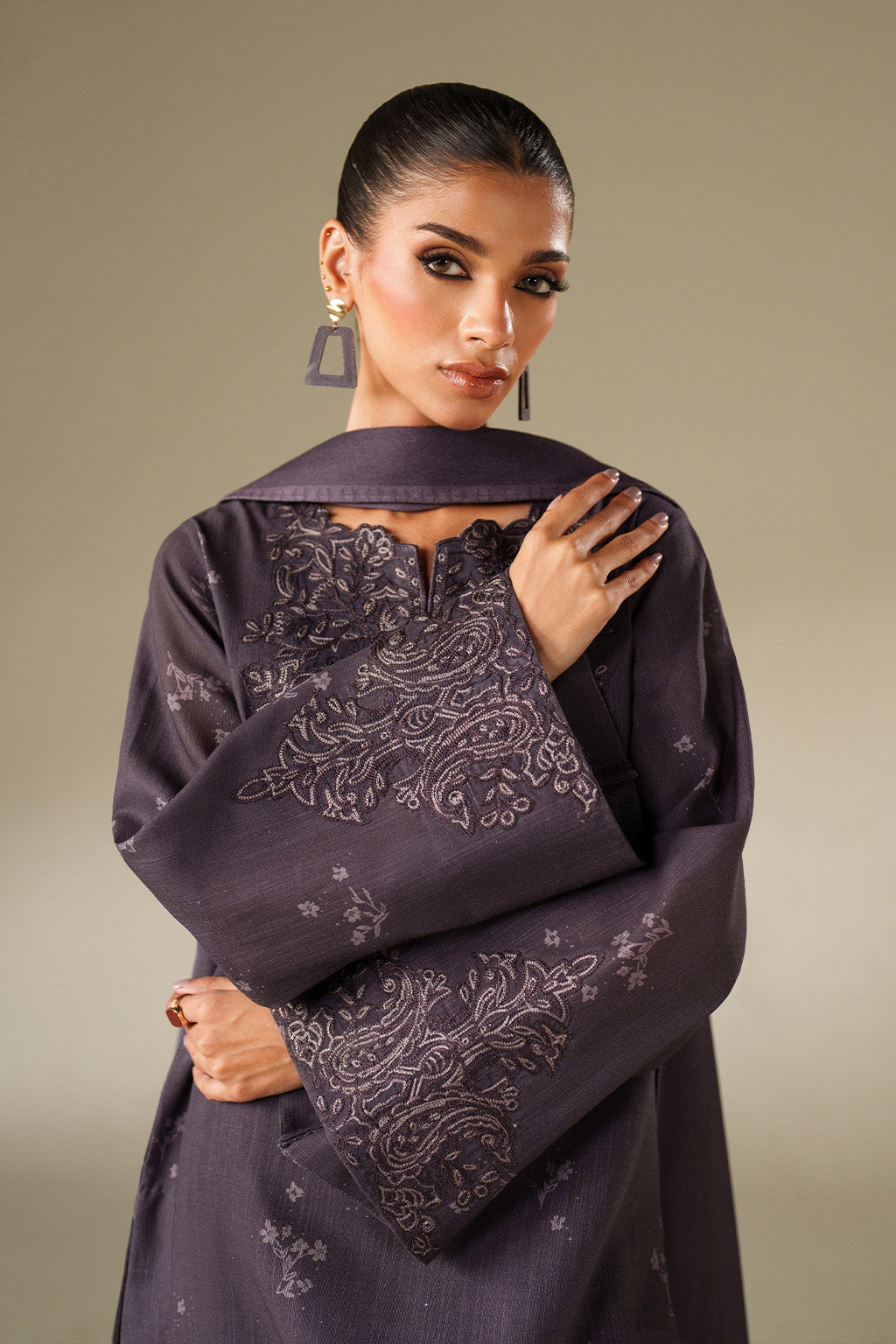 UE-558 Printed Khaddar - Iznik
