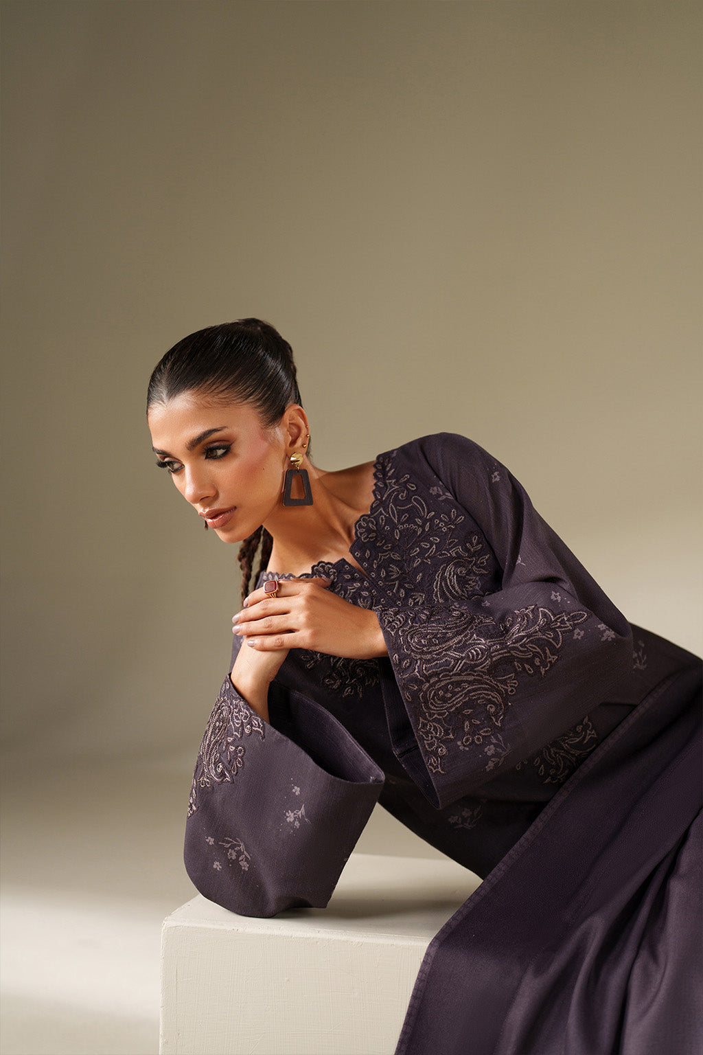 UE-558 Printed Khaddar - Iznik