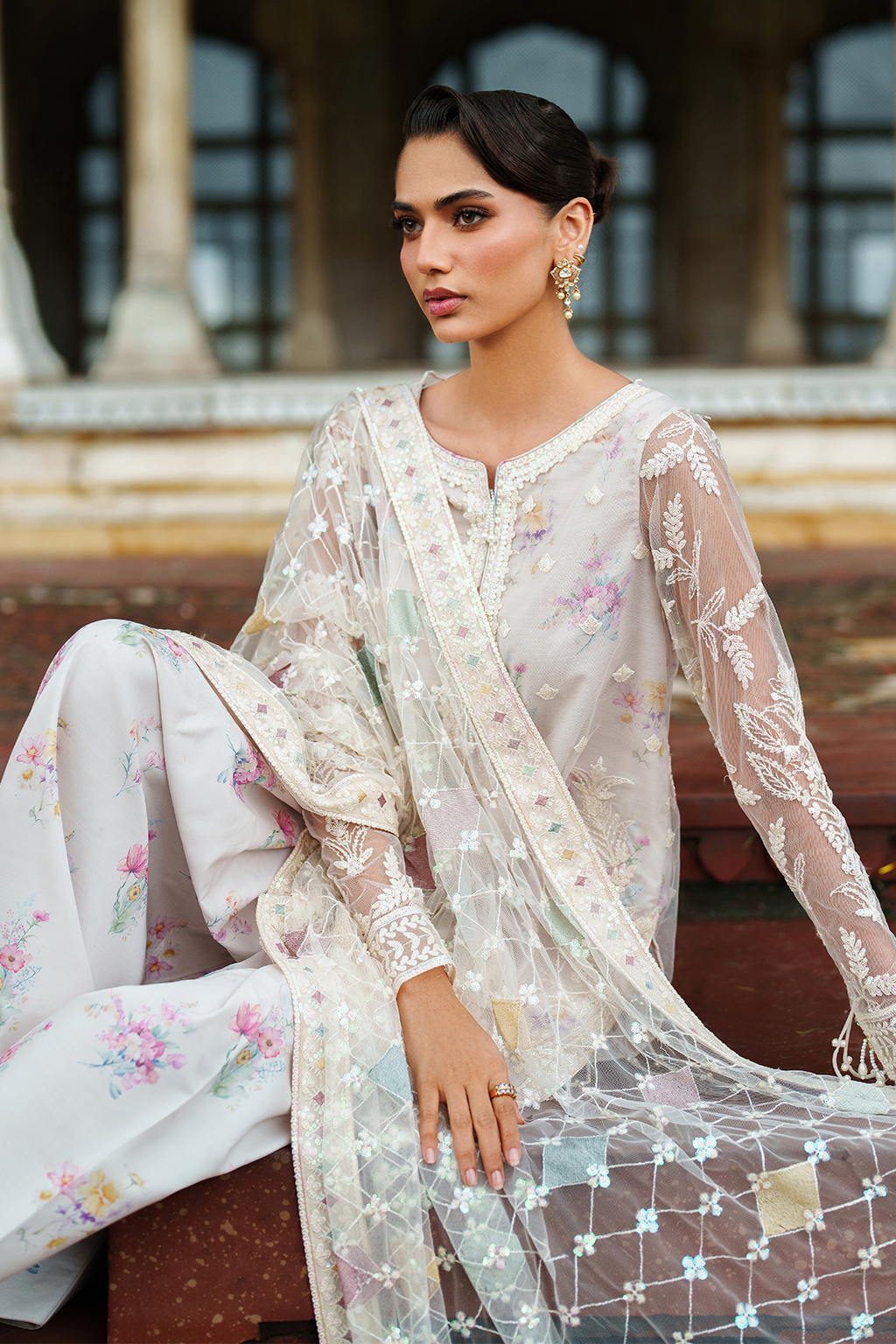 UE-534 Embroidered Net - Iznik