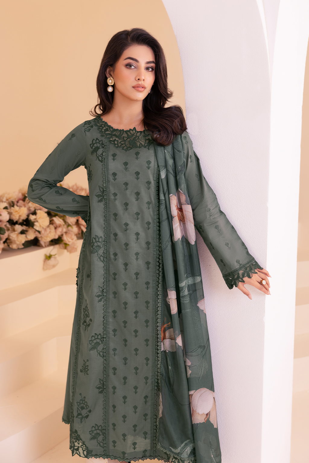 UE-259 Embroidered Lawn - Iznik