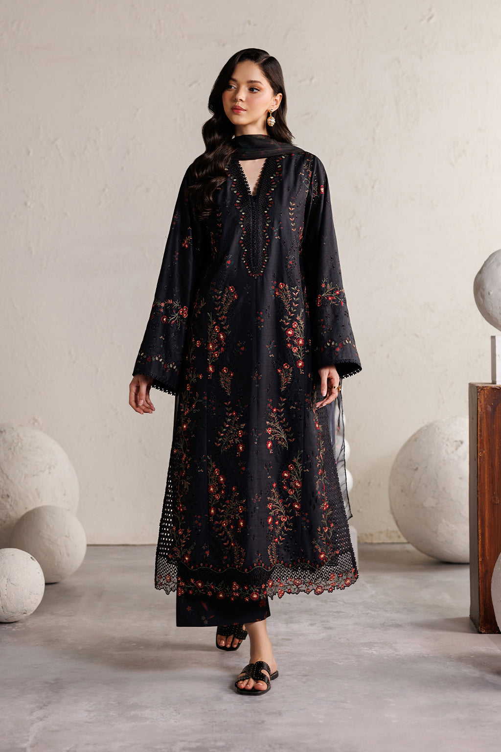 IBE-11 Embroidered Lawn Main image