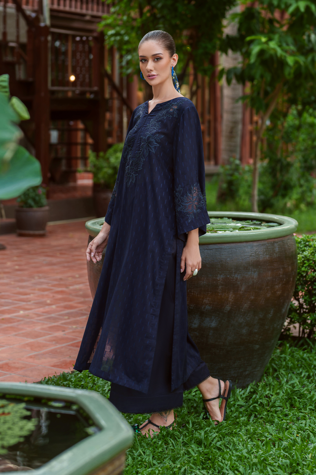 IP-332  Textured Lawn - Iznik