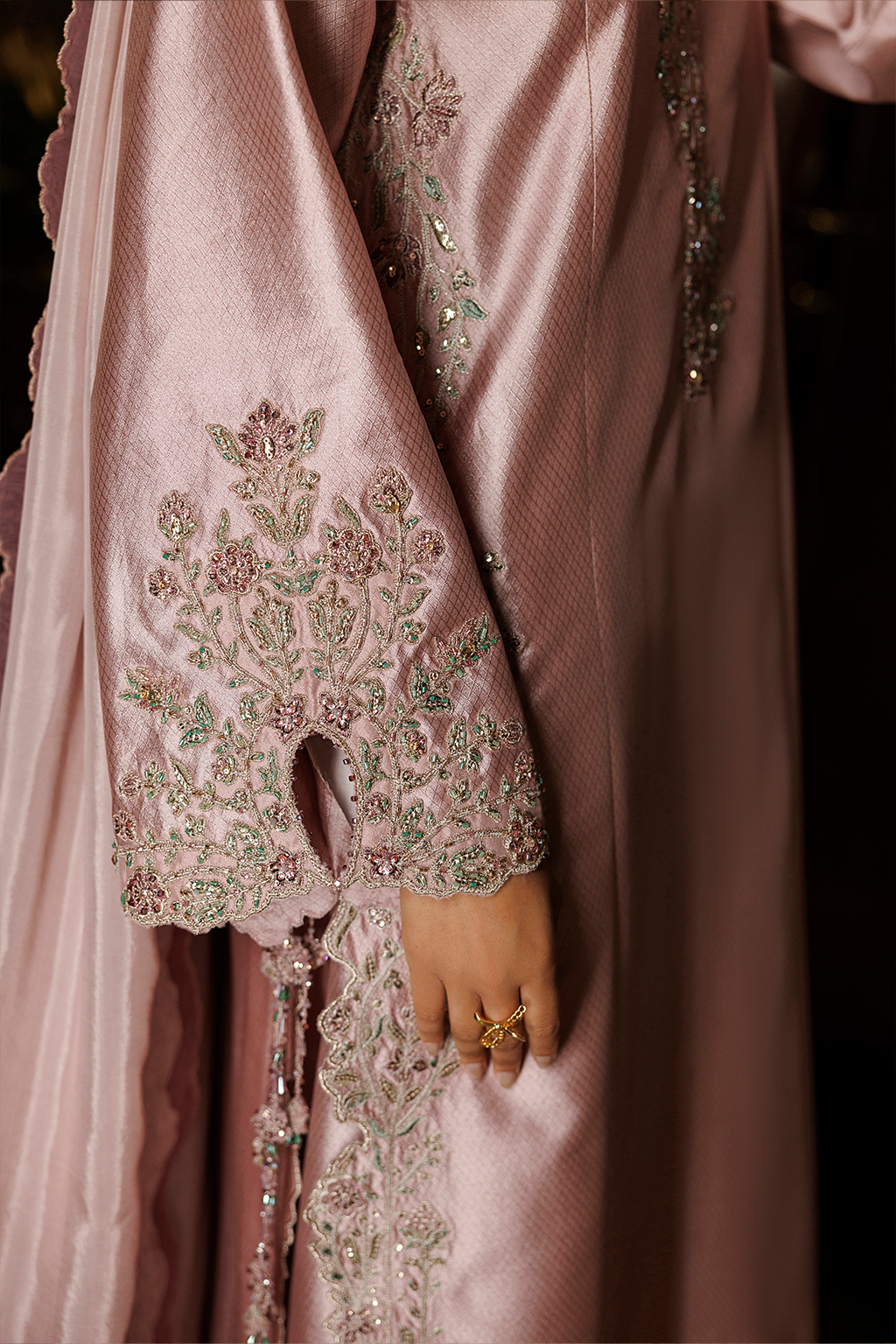 UE-719 Embroidered Jacquard Sheesha Silk
