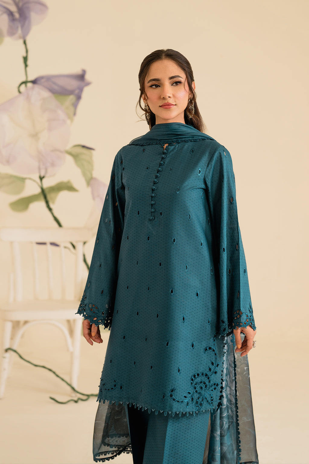 UE-421 Embroidered Textured Lawn - Iznik