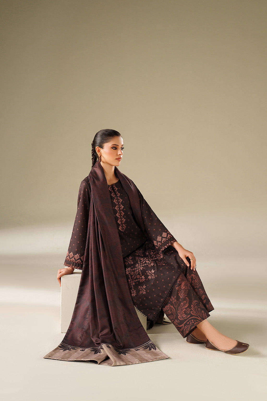 UE-559 Printed Khaddar - Iznik