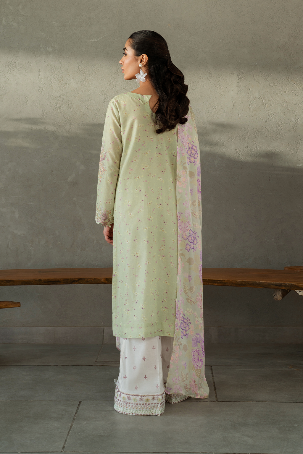 UE-405 Embroidered Lawn