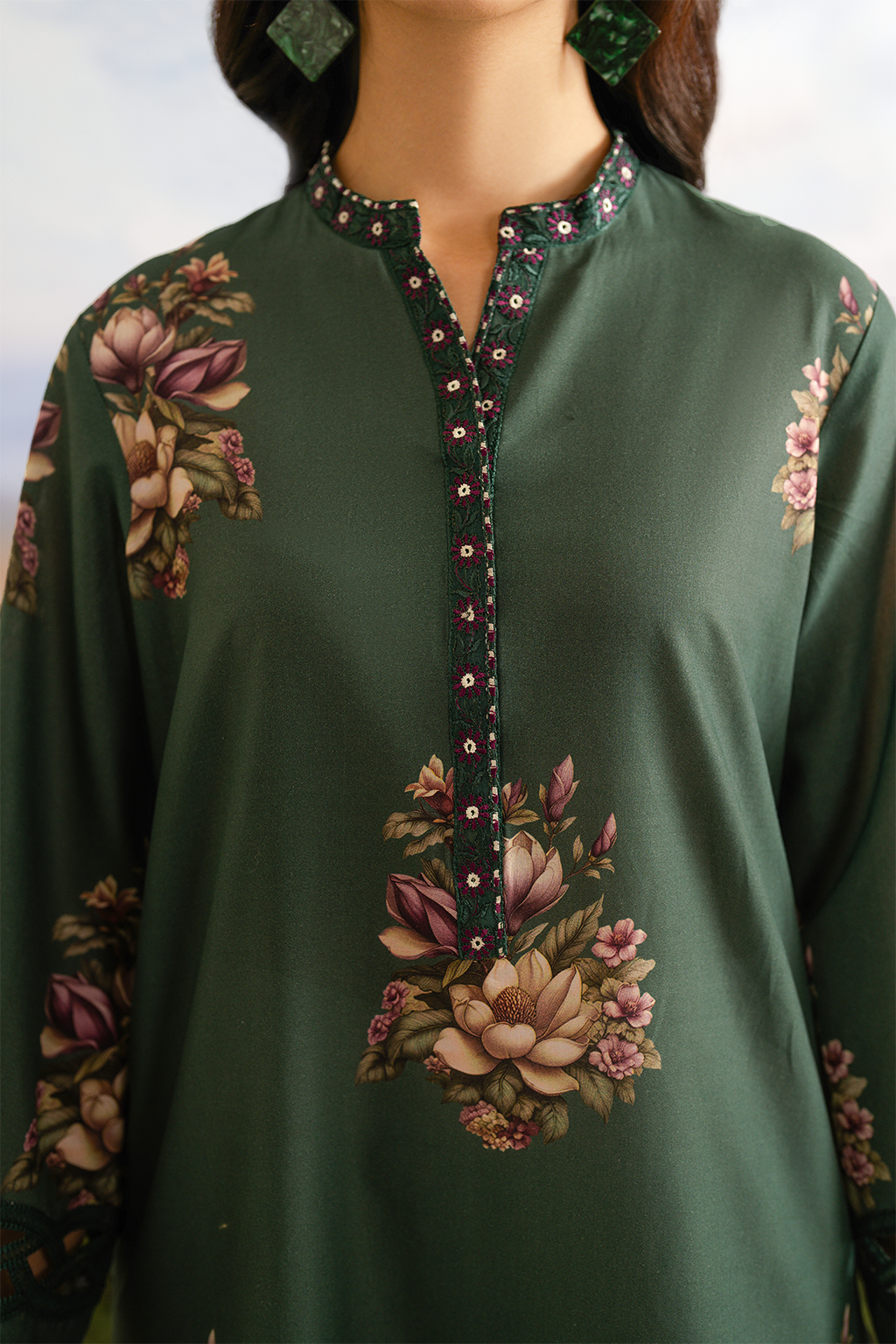 UE-458 Printed Lawn Secondary image