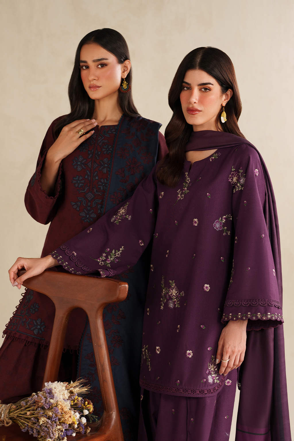 UE-576 Embroidered Khaddar - Iznik