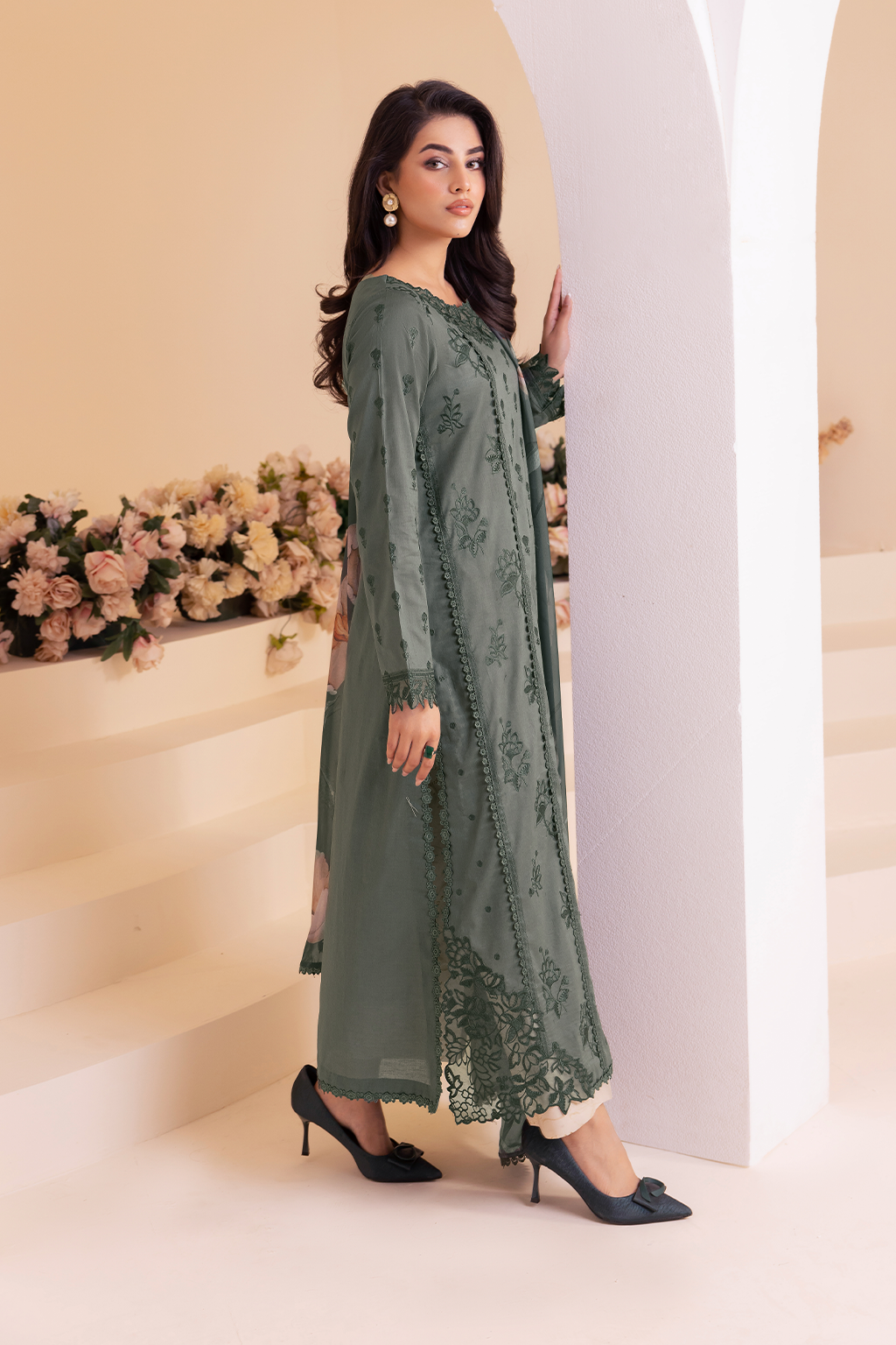 UE-259 Embroidered Lawn - Iznik