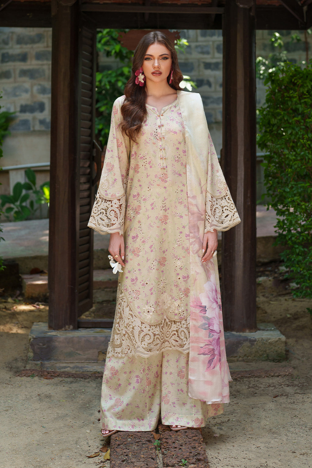 UE-503 Embroidered  Lawn - Iznik Global