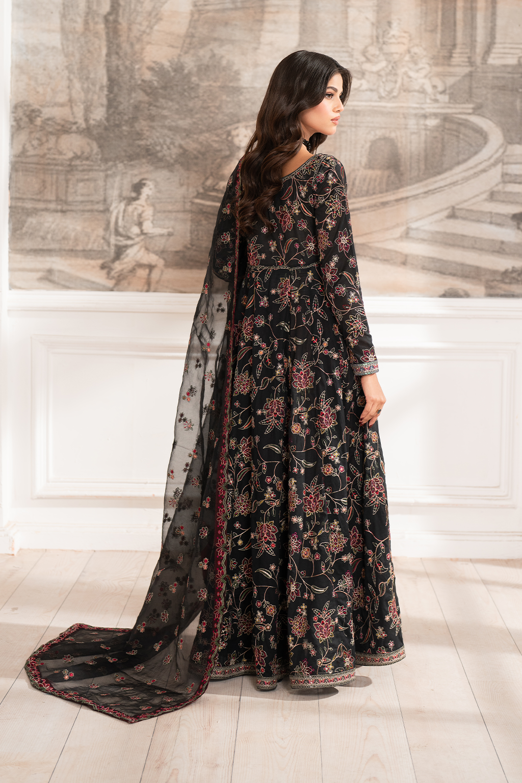 UE-204 Embroidered Lawn