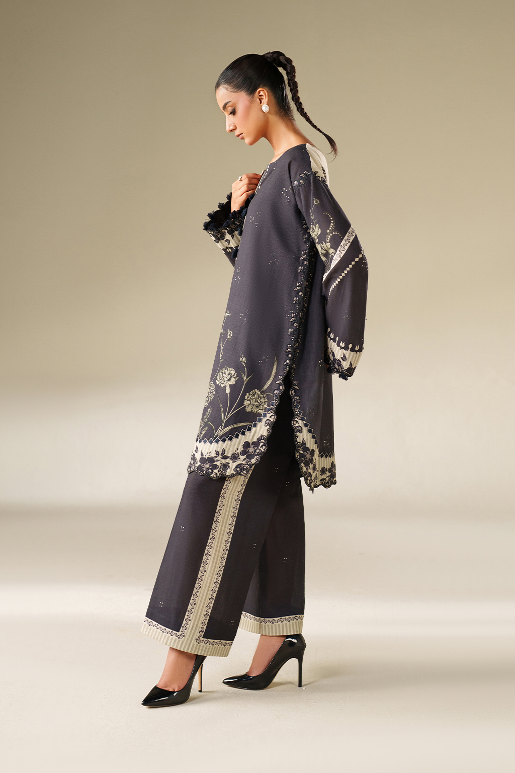 IP-341 Printed Khaddar