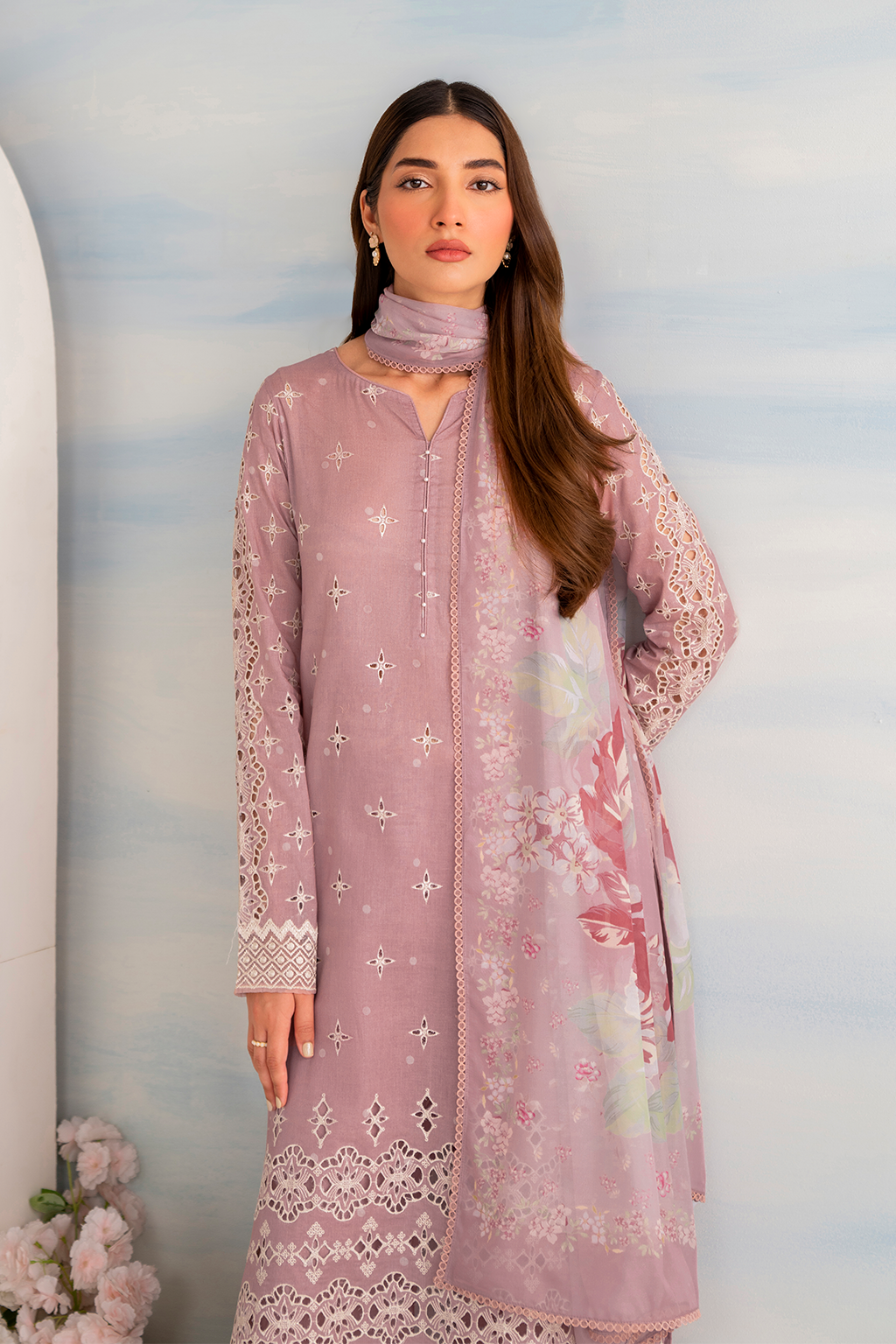 IGL-04 Embroidered Lawn - Iznik