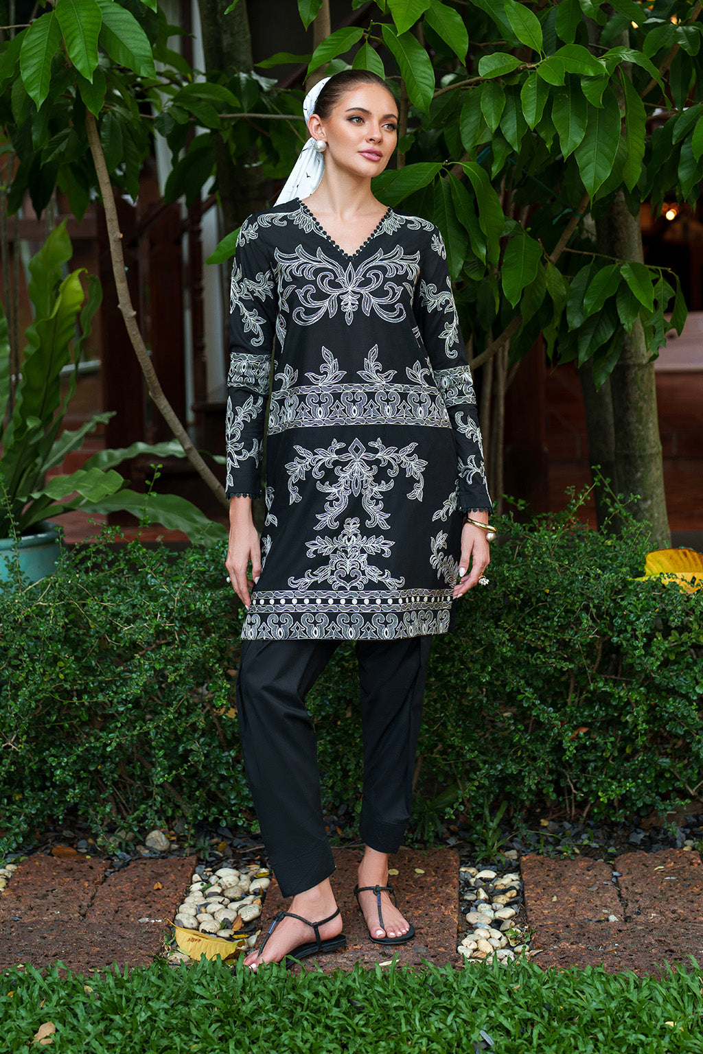 IP-331  Dyed  Lawn - Iznik