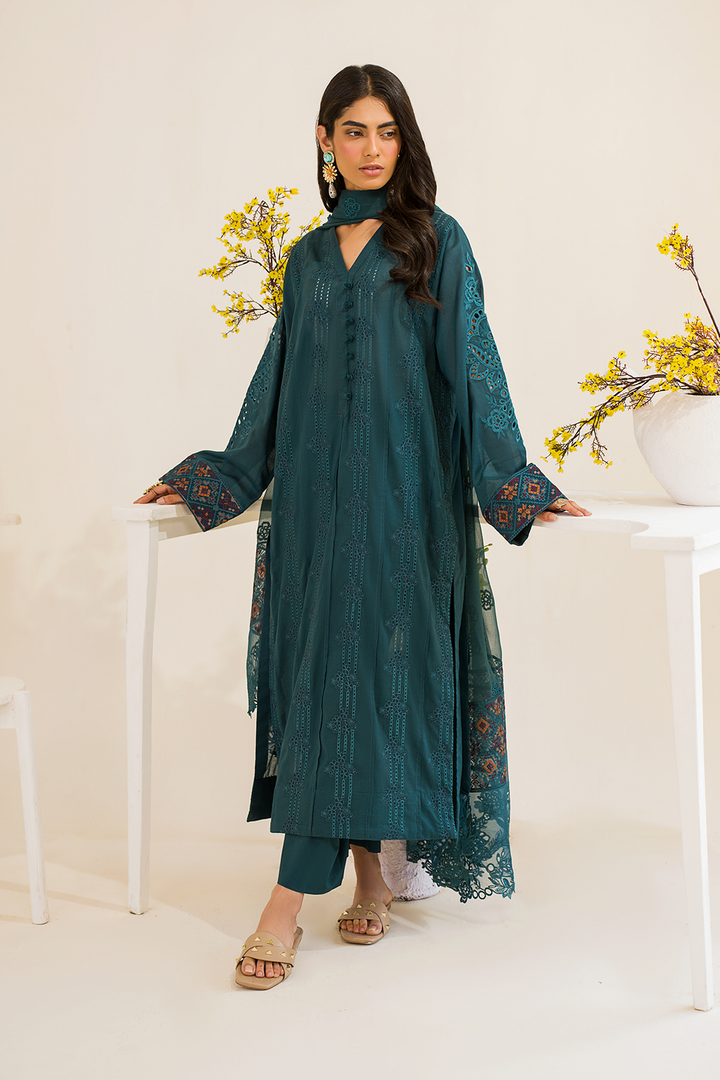 UE-161 Embroidered Lawn - Iznik