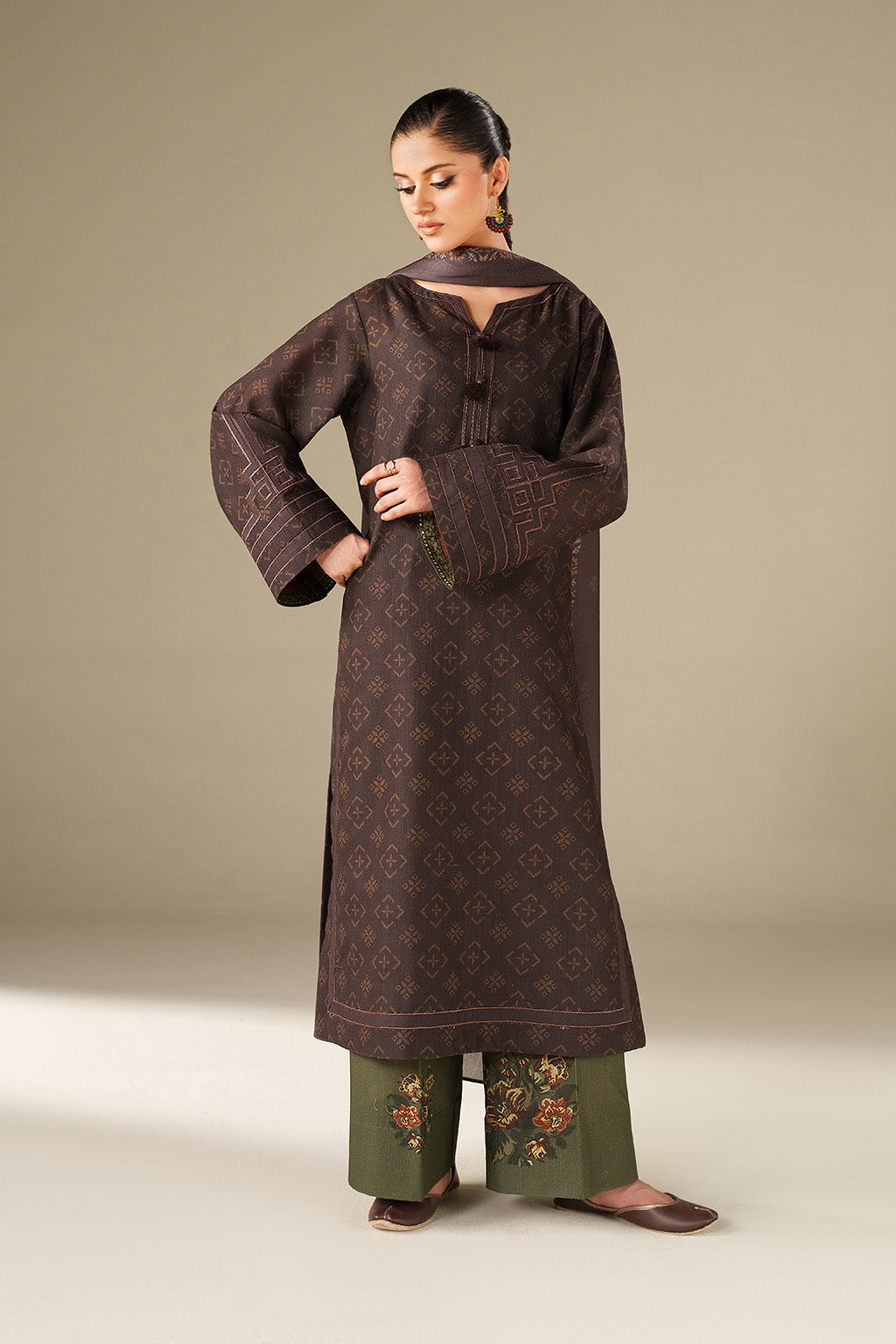 UE-564 Printed Khaddar - Iznik