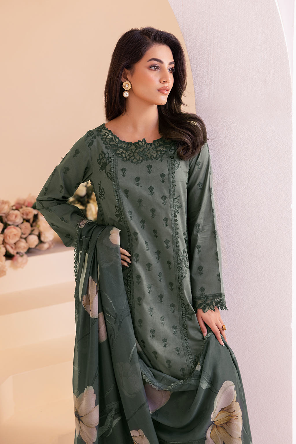 UE-259 Embroidered Lawn - Iznik