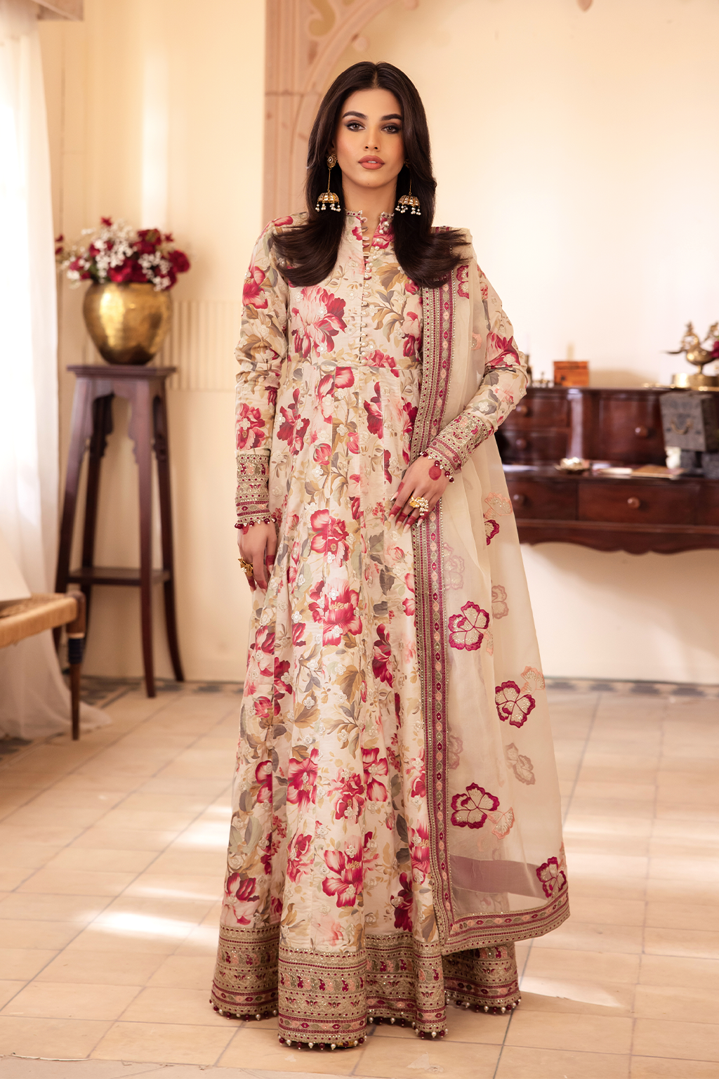 NKG-05  Embroidered Lawn - Iznik Main image