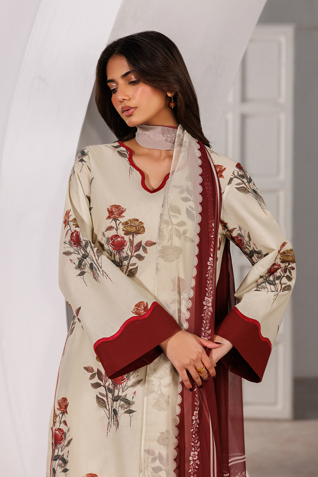 UE-641 Printed Lawn Secondary image