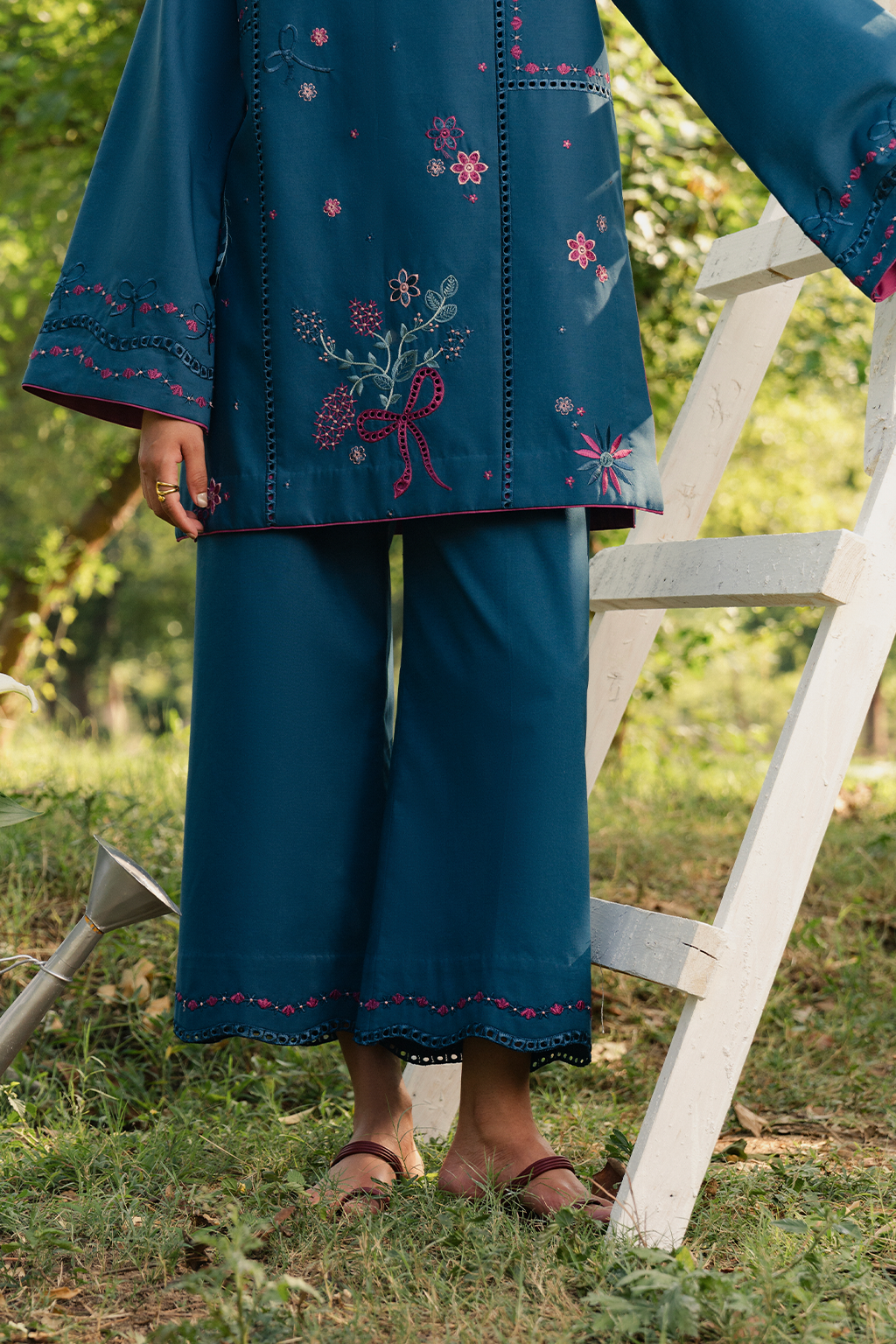 IP-375 DYED LAWN