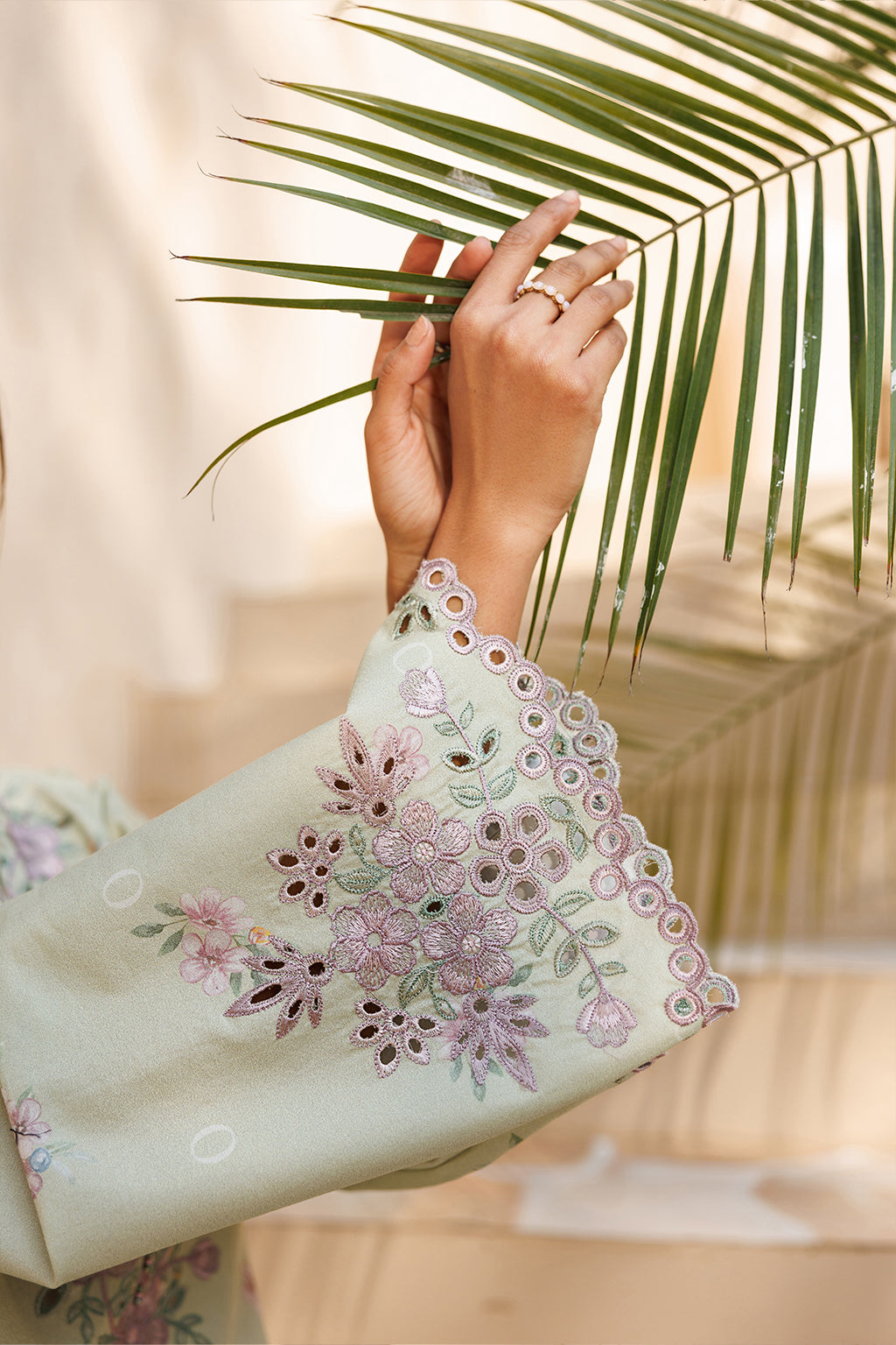 UE-665 Printed Lawn Secondary image
