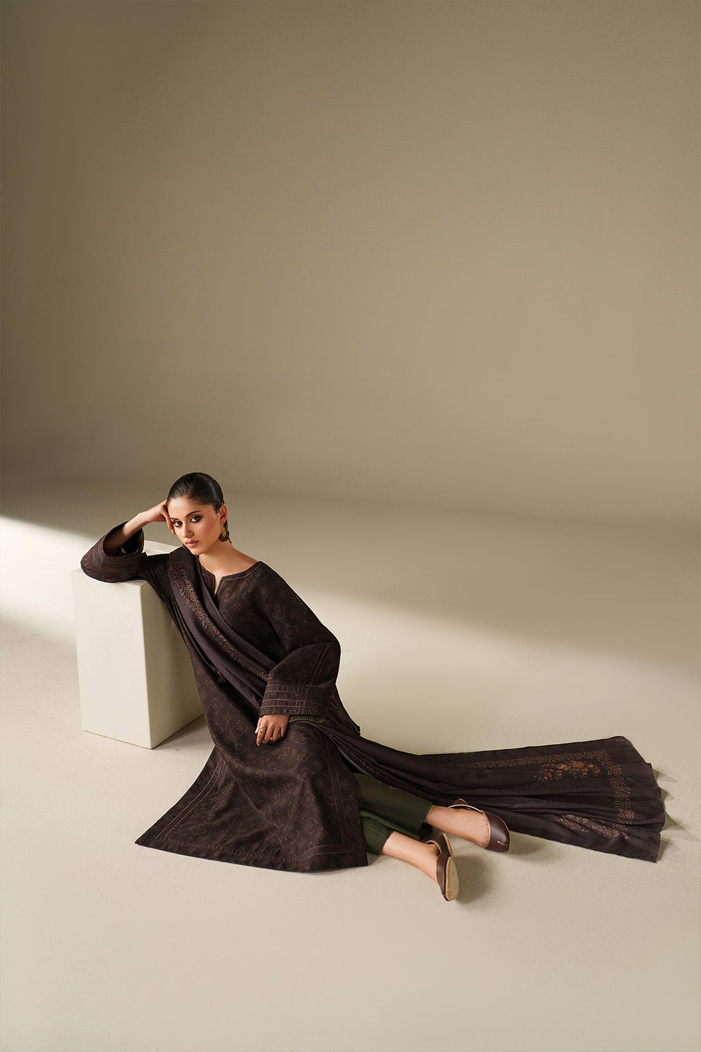 UE-564 Printed Khaddar