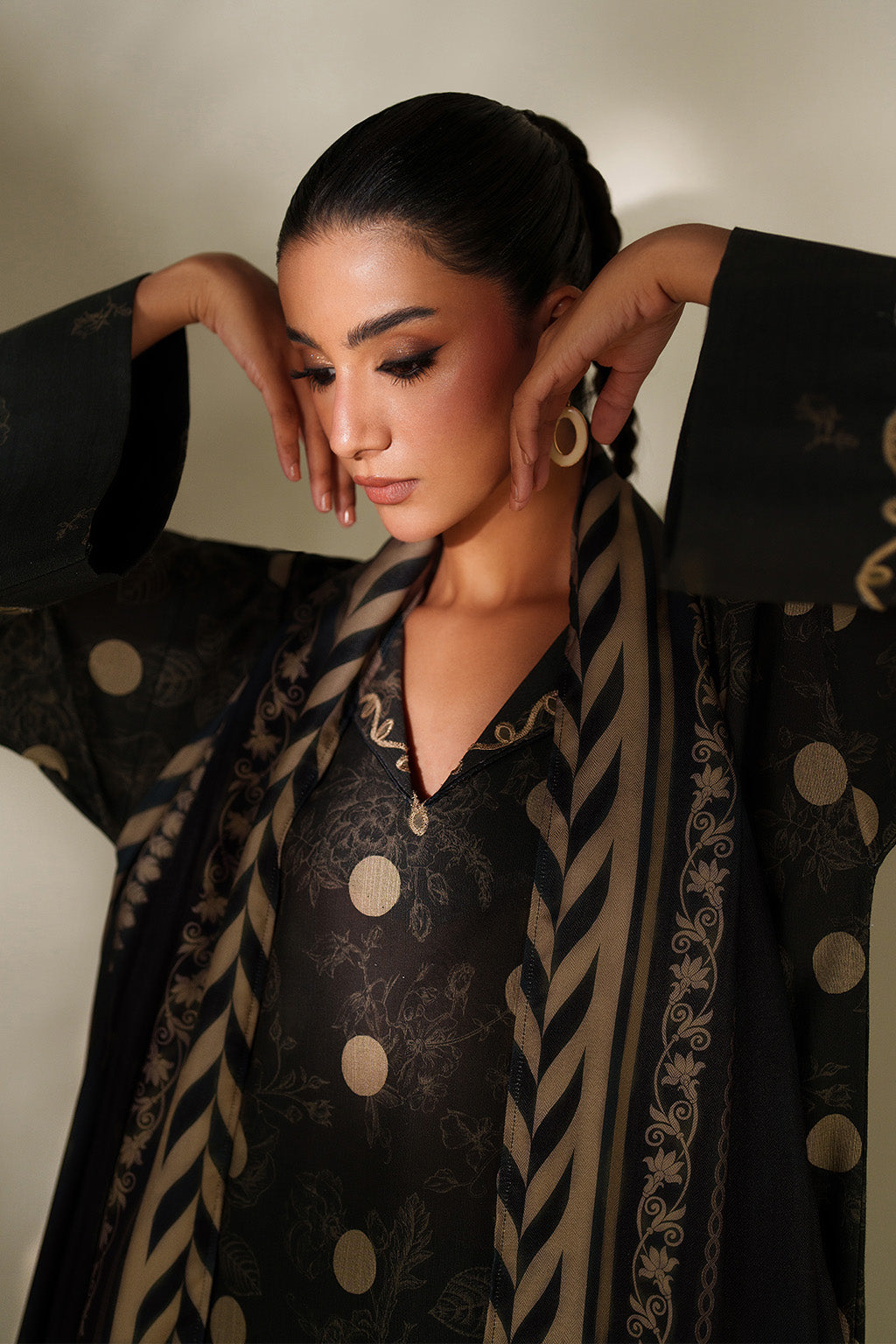 UE-571 Printed Khaddar Secondary image