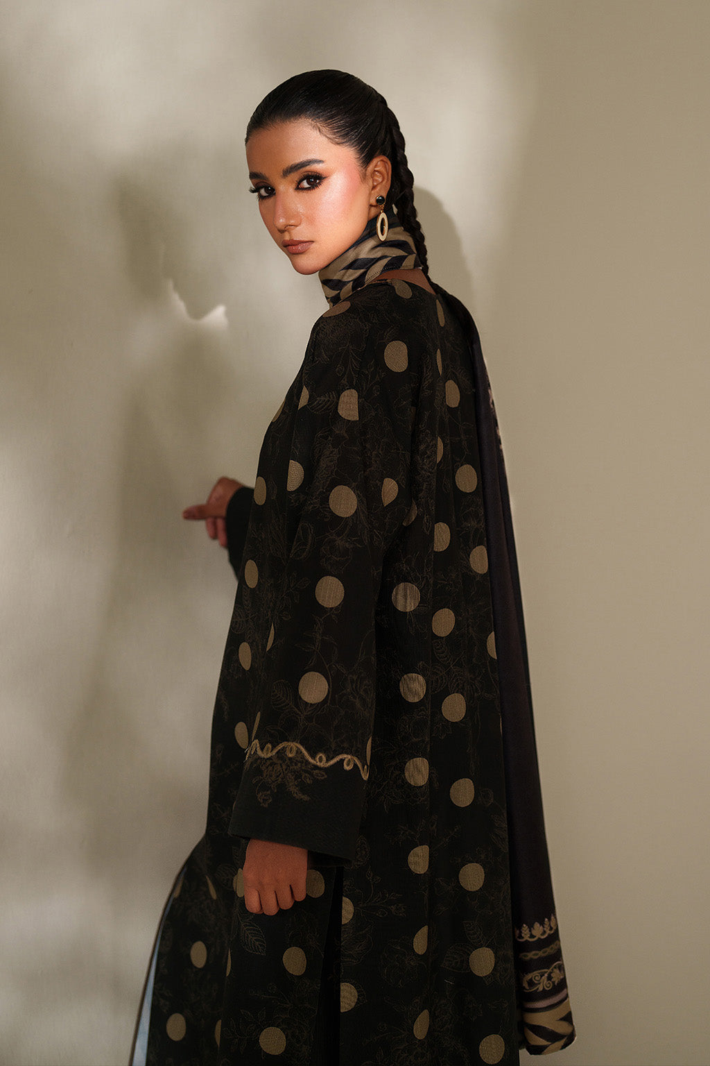 UE-571 Printed Khaddar