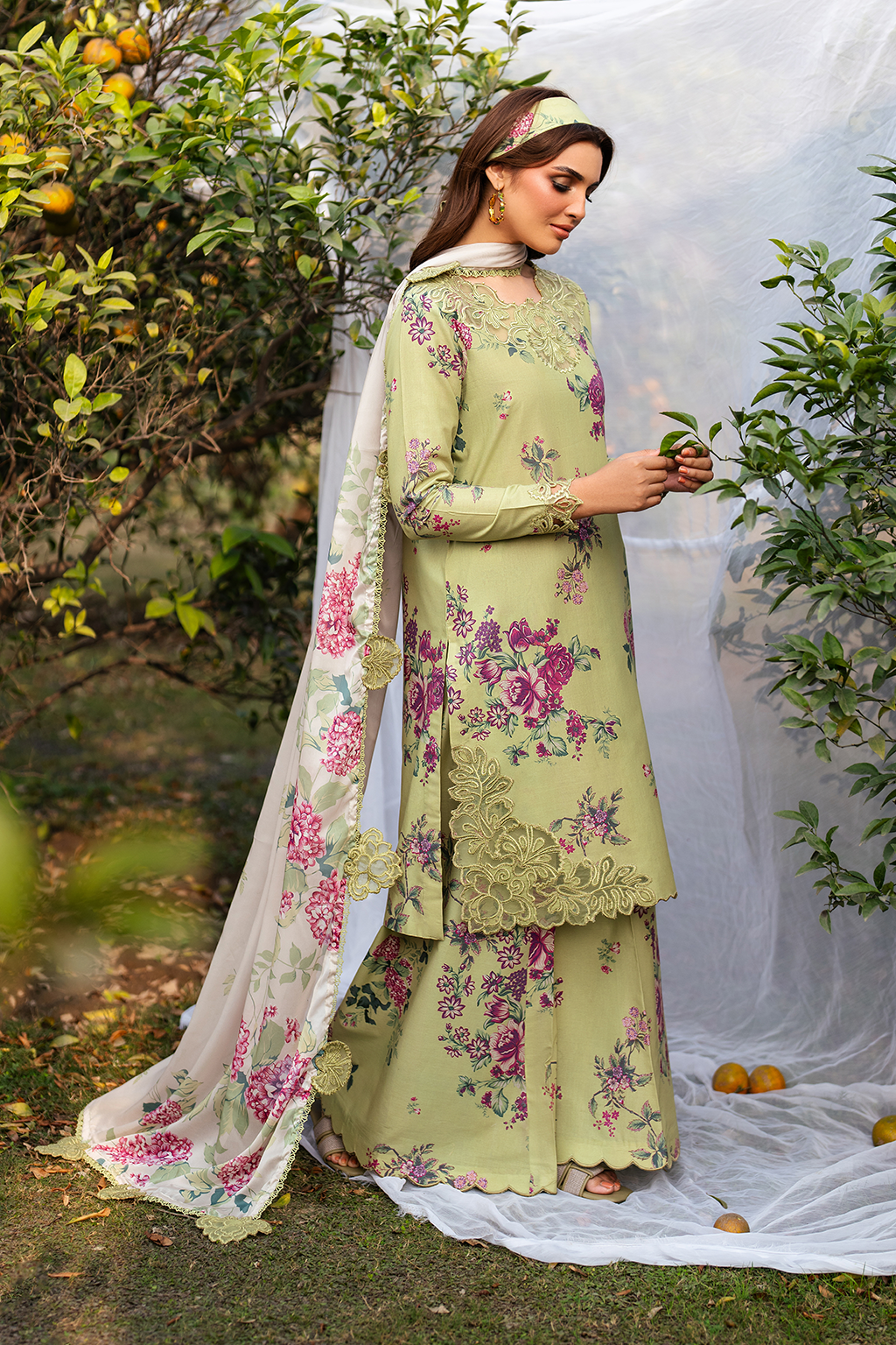 UE-395 Printed Lawn - Iznik