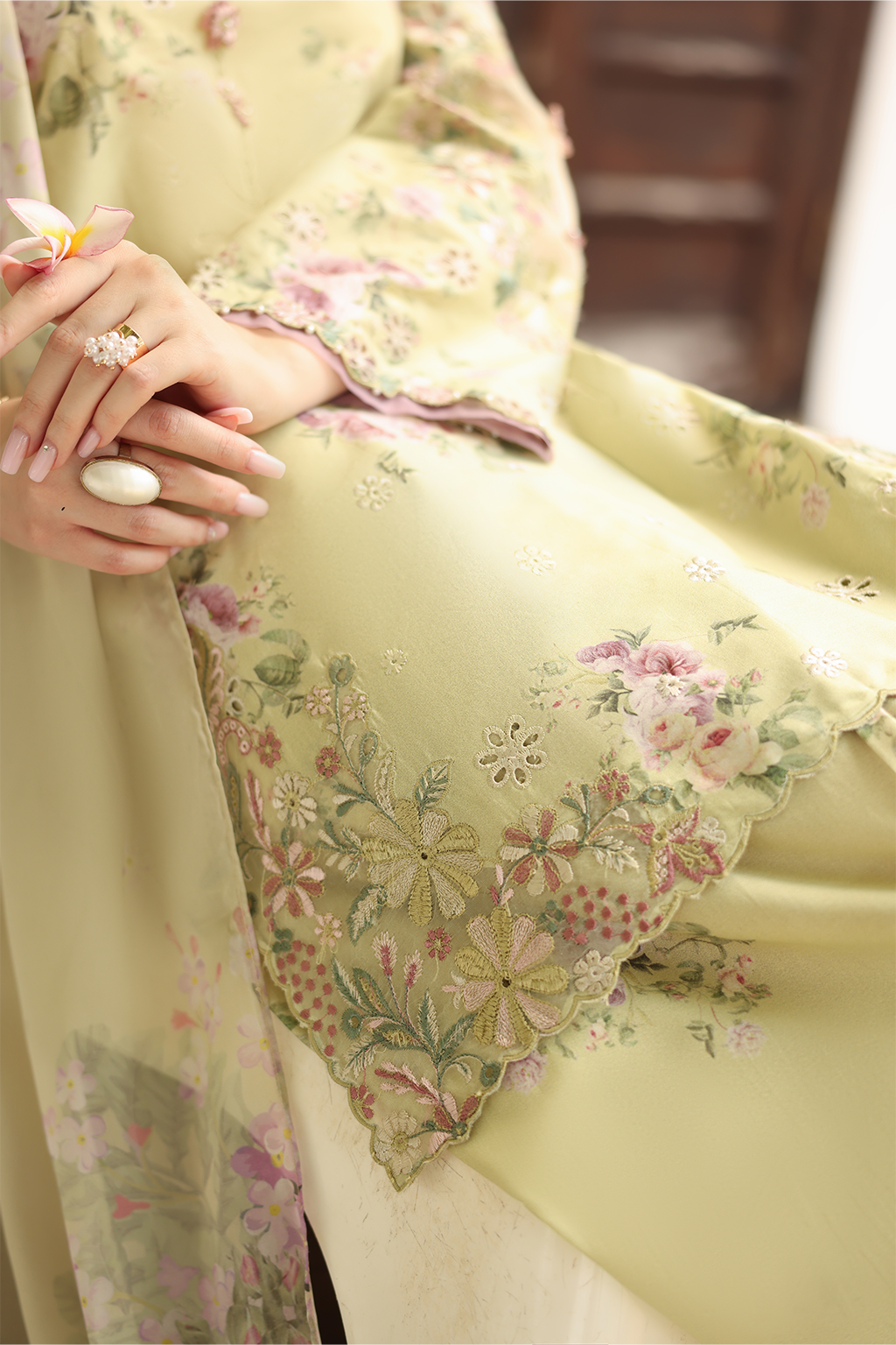 UE-523 Printed Lawn - Iznik