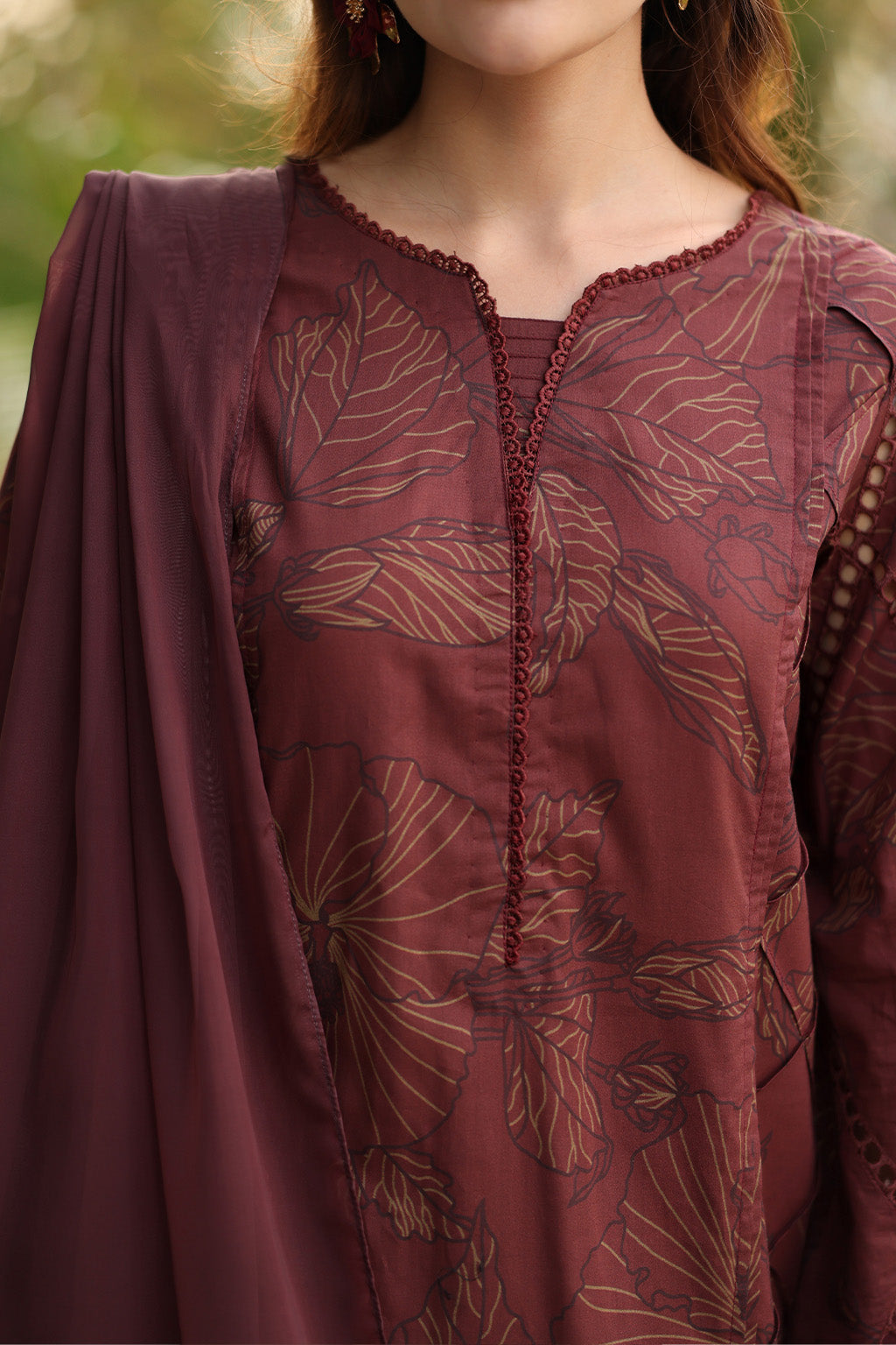 UE-557 Printed Lawn Secondary image