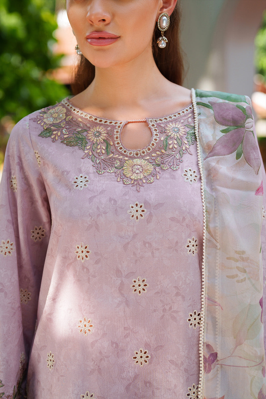 UE-278 Printed Lawn - Iznik