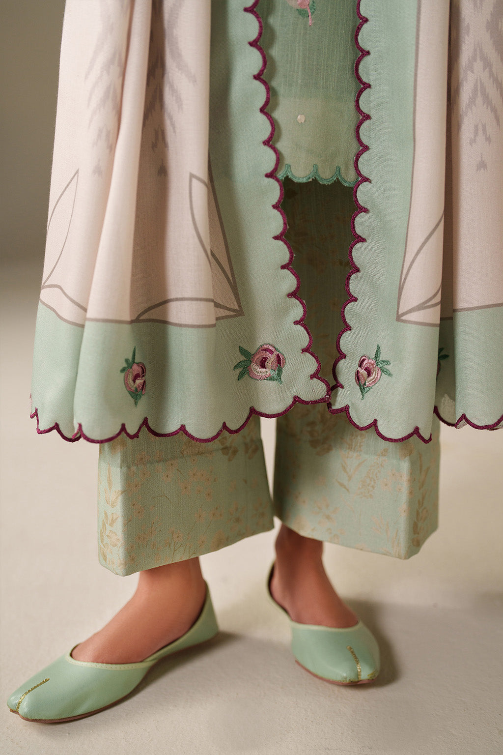 UE-563 Printed Khaddar