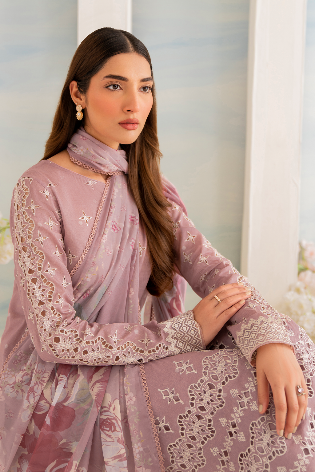 IGL-04 Embroidered Lawn - Iznik