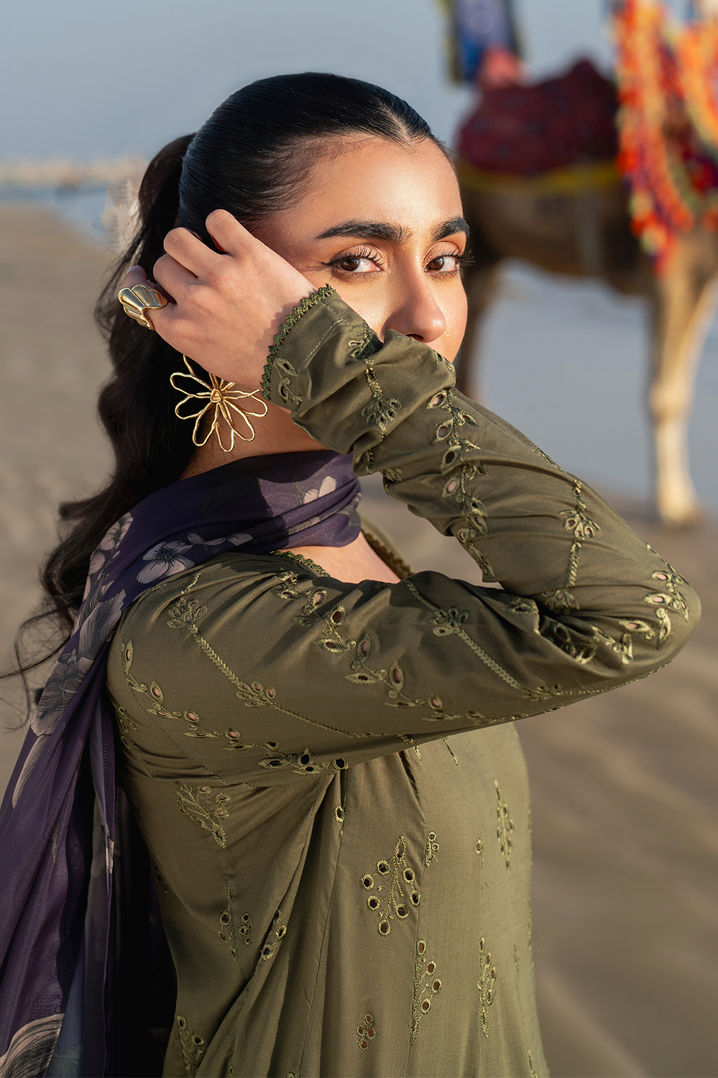 UE-375 Embroidered Lawn Secondary image